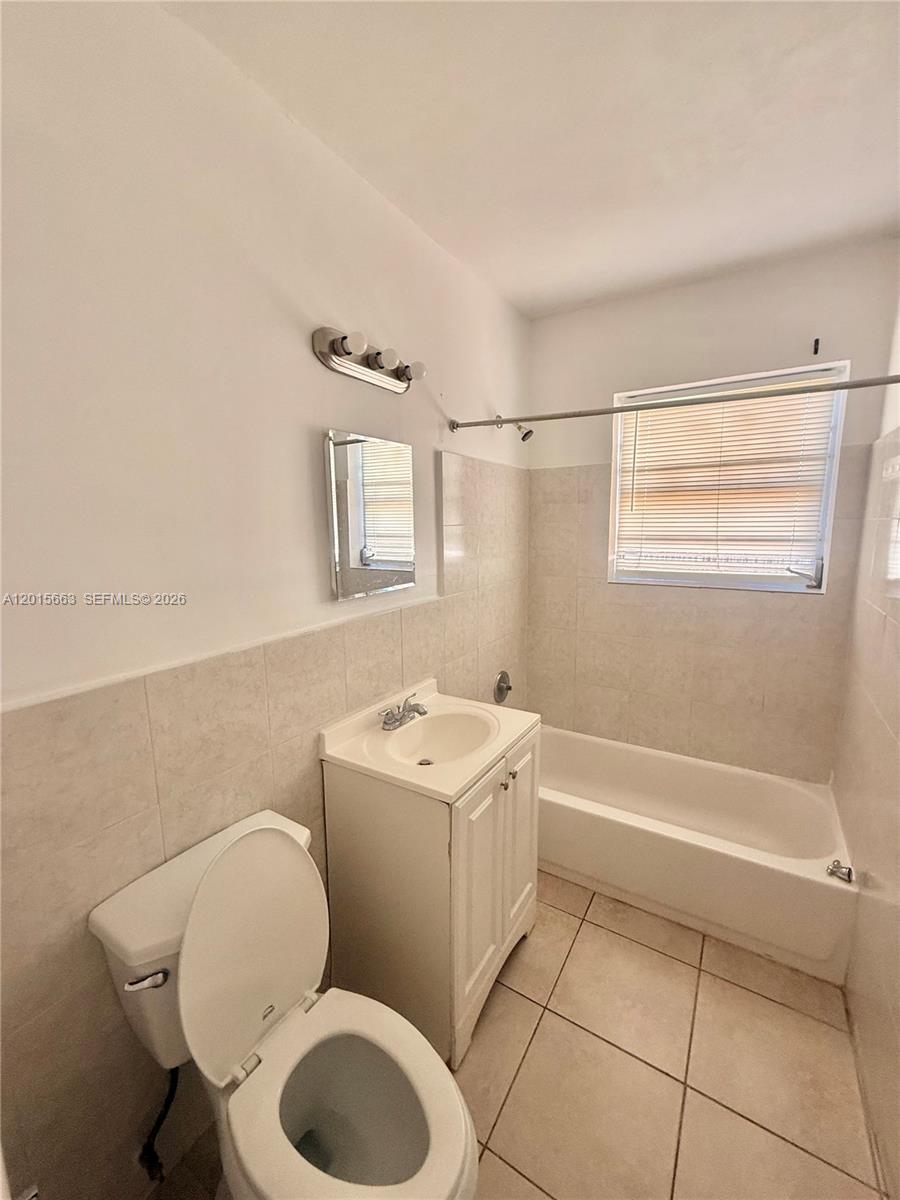 NORTH HOLLYWOOD - Residential Lease
