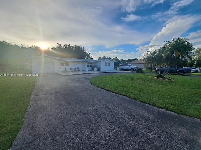 MELODY MANOR - Residential