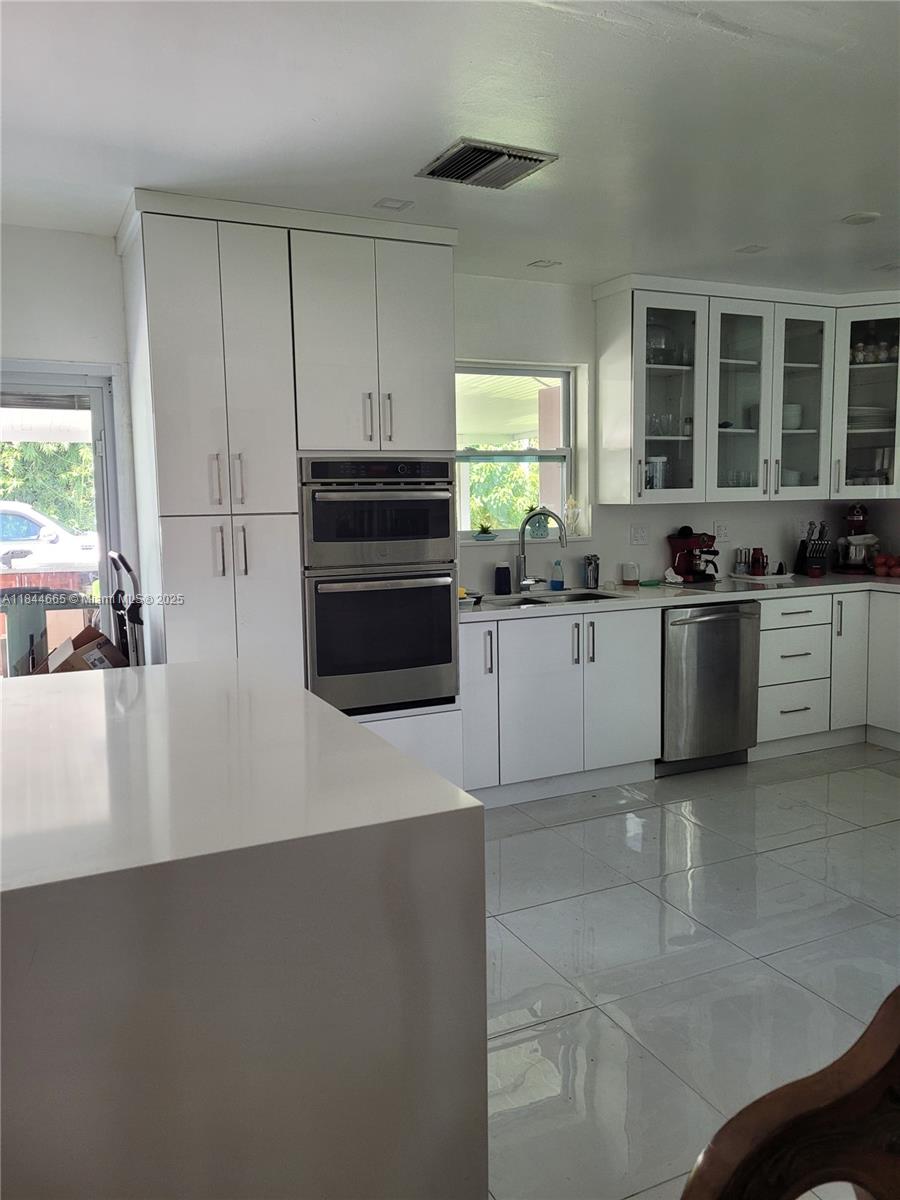 MELODY MANOR - Residential