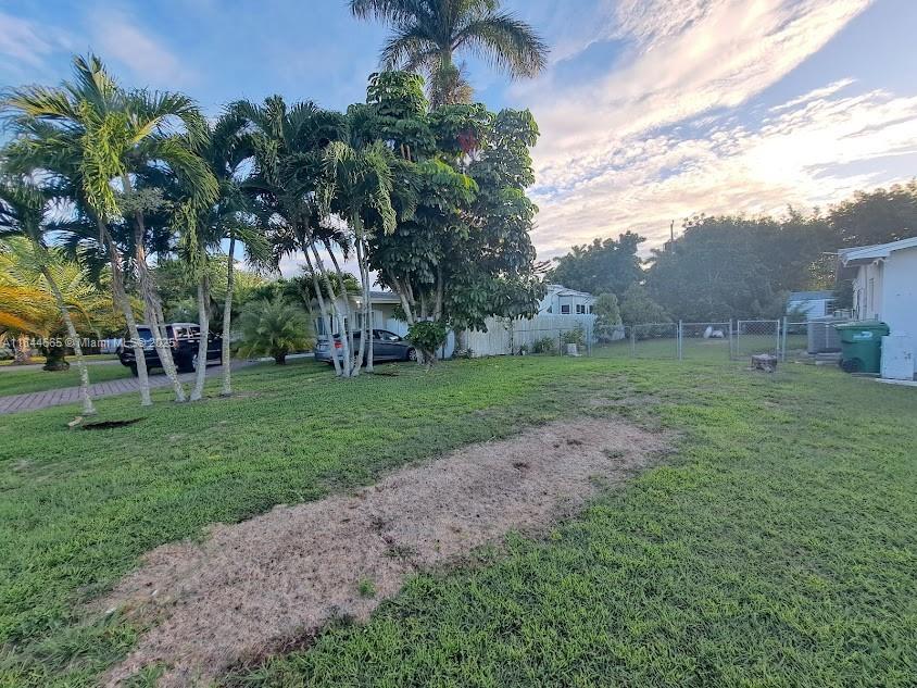 MELODY MANOR - Residential