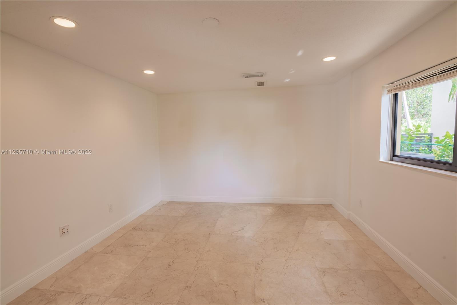 EASTERN SHORES 1ST ADDN - Residential