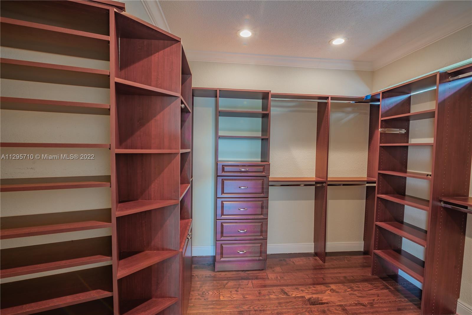 EASTERN SHORES 1ST ADDN - Residential