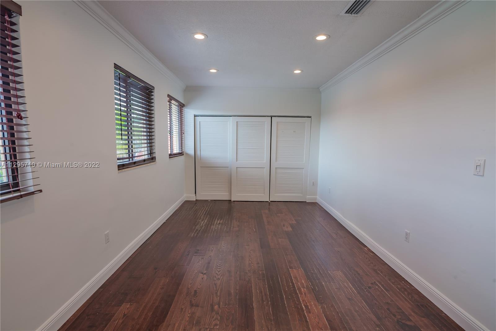 EASTERN SHORES 1ST ADDN - Residential