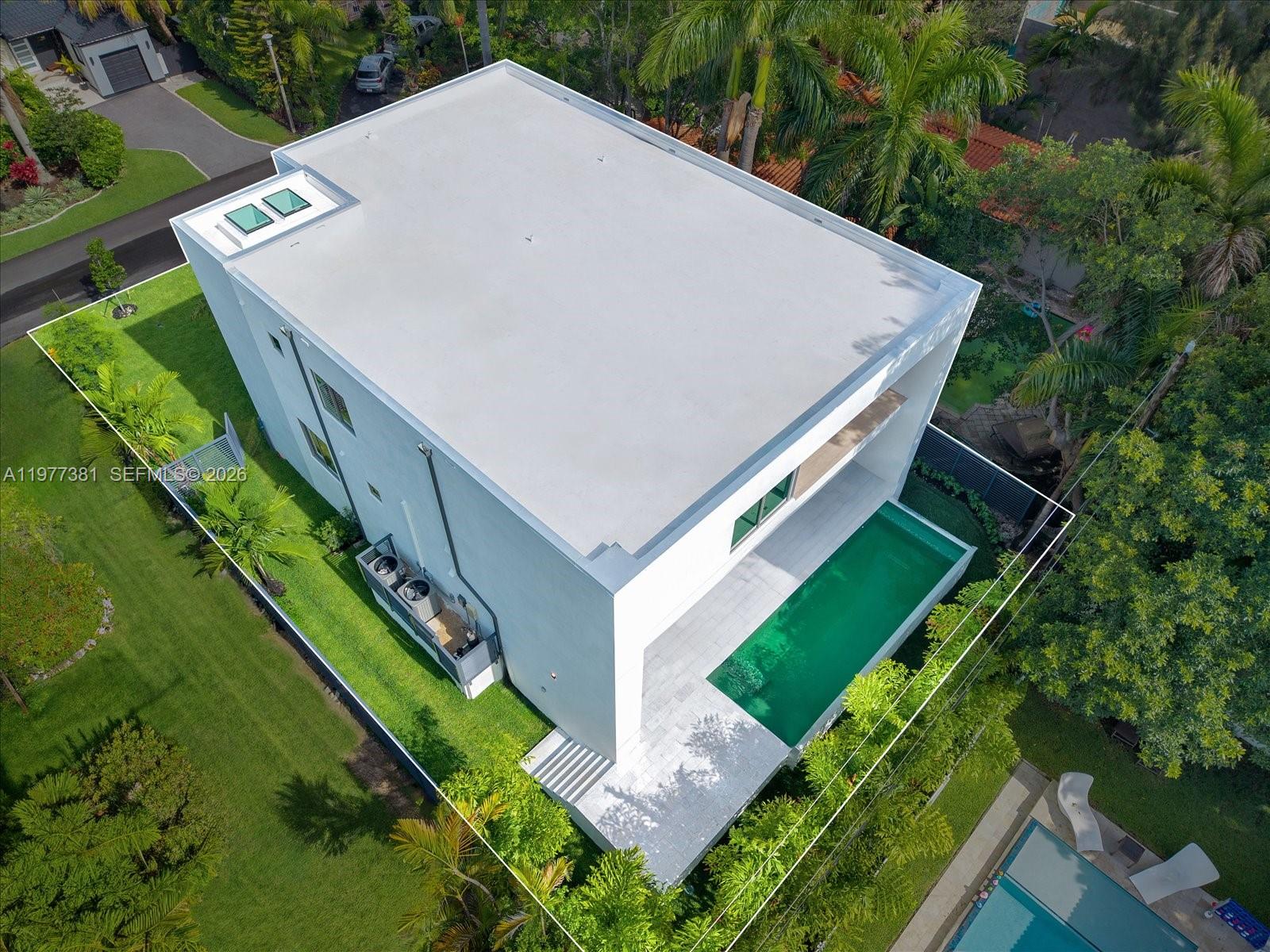 7701 Coquina Dr
