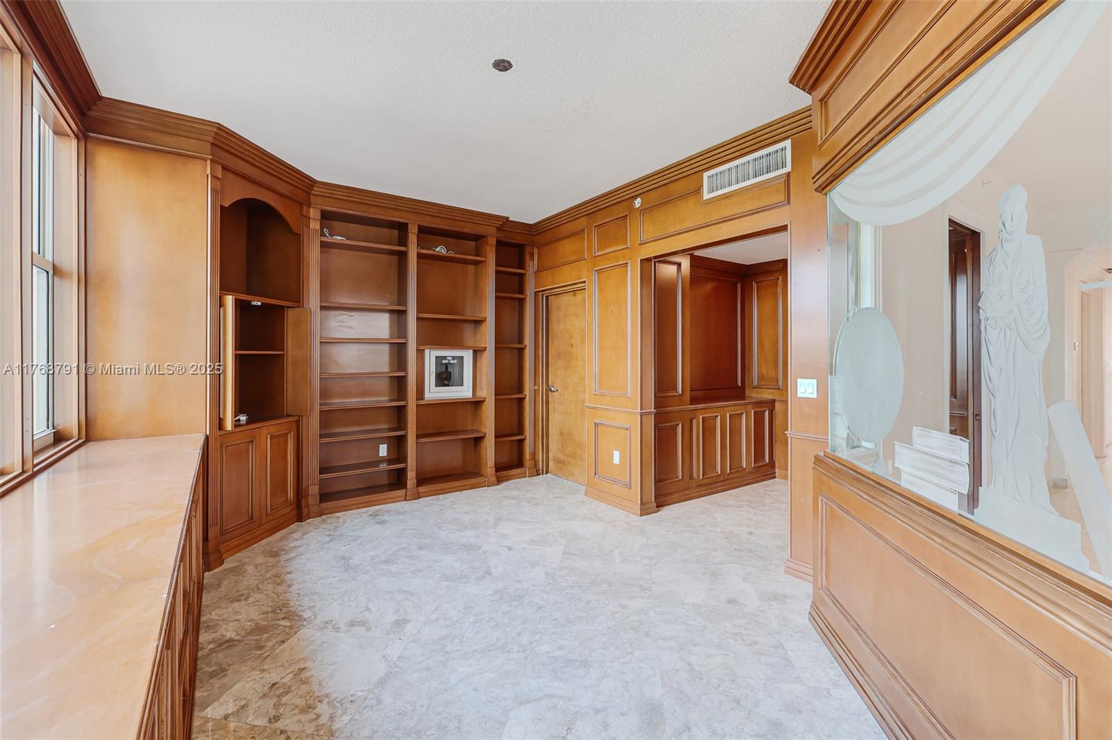 MIZNER GRAND CONDO - Residential