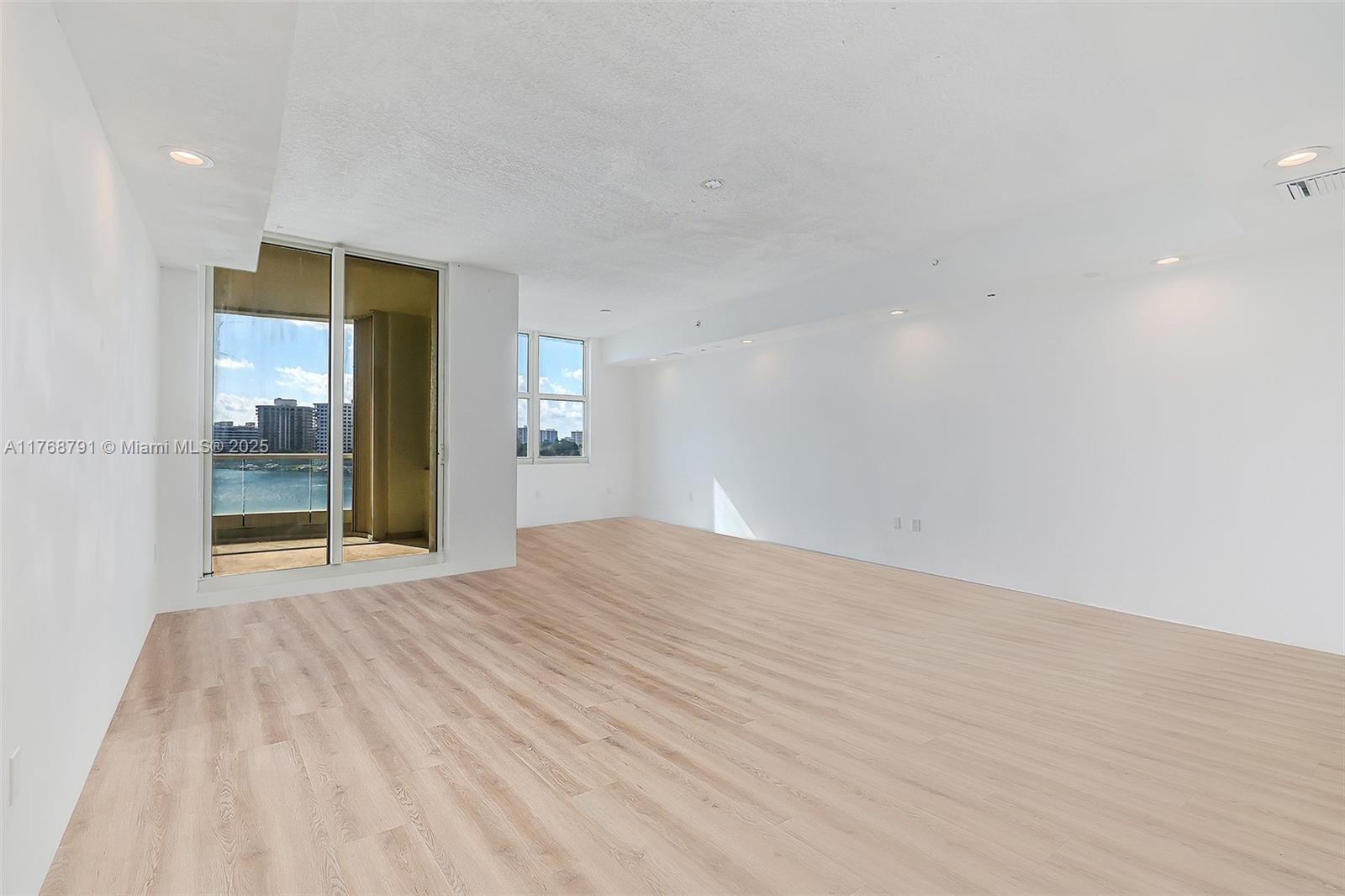 MIZNER GRAND CONDO - Residential