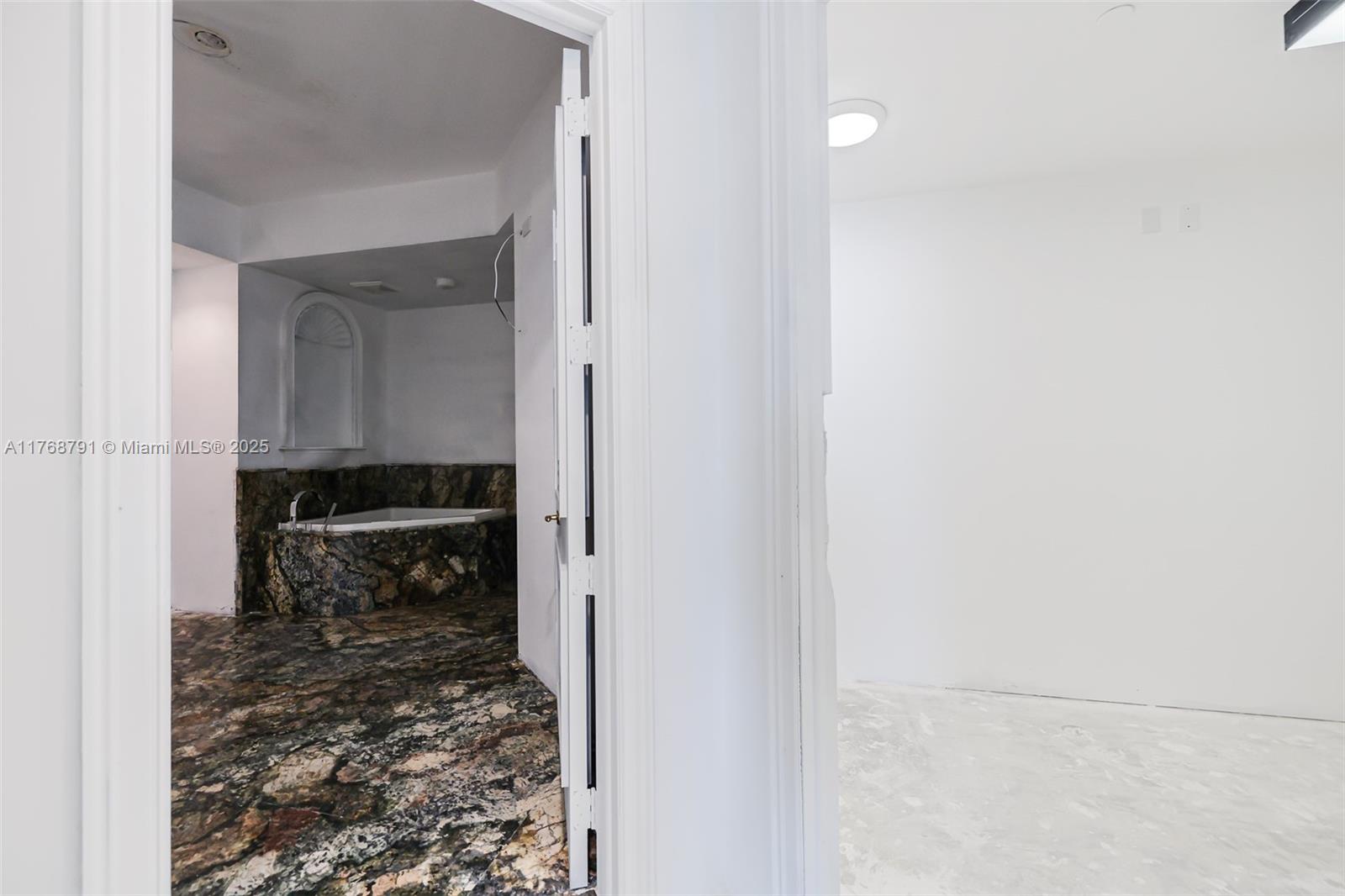 MIZNER GRAND CONDO - Residential