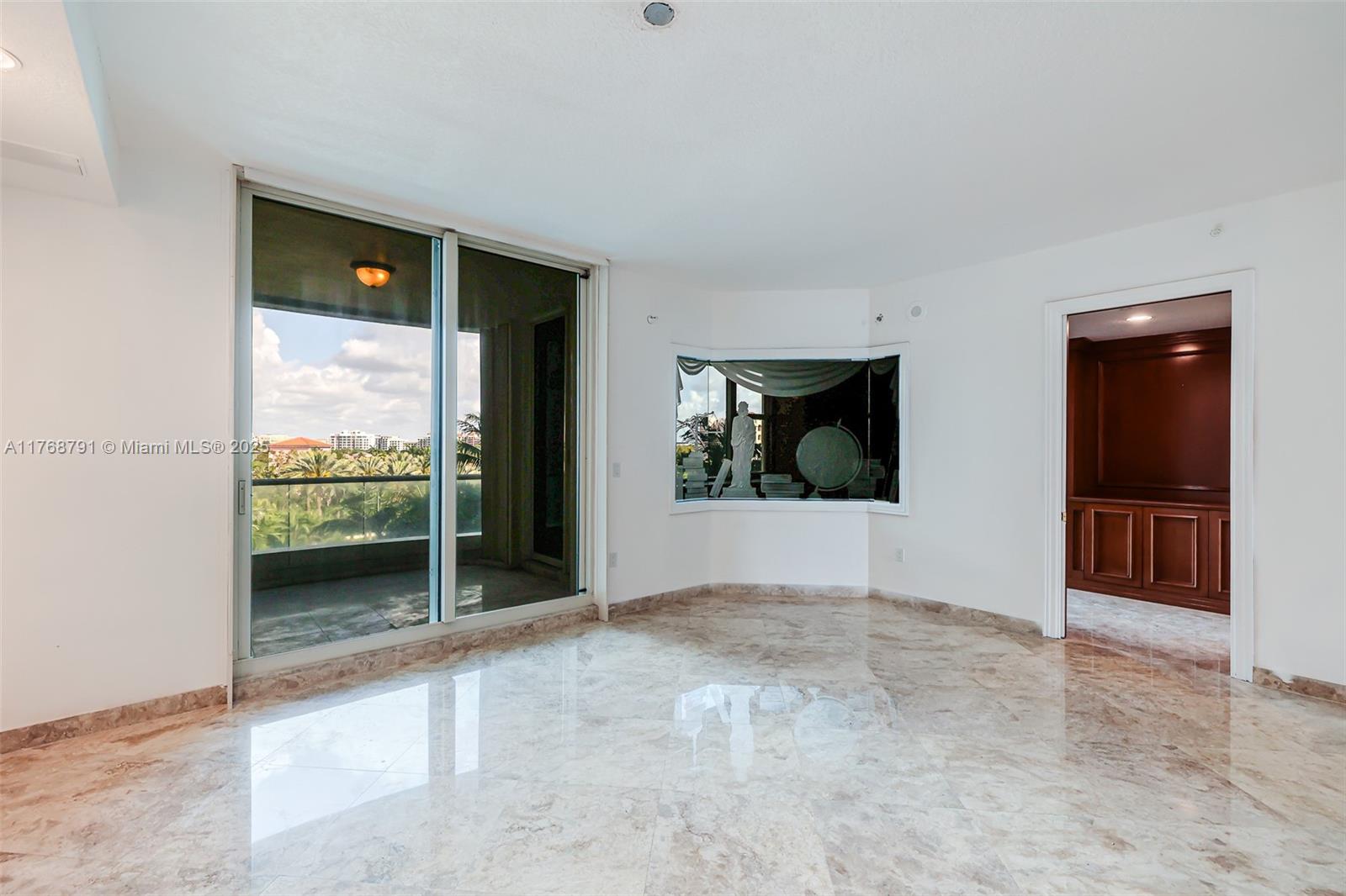 MIZNER GRAND CONDO - Residential