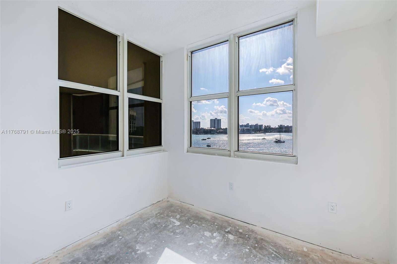 MIZNER GRAND CONDO - Residential