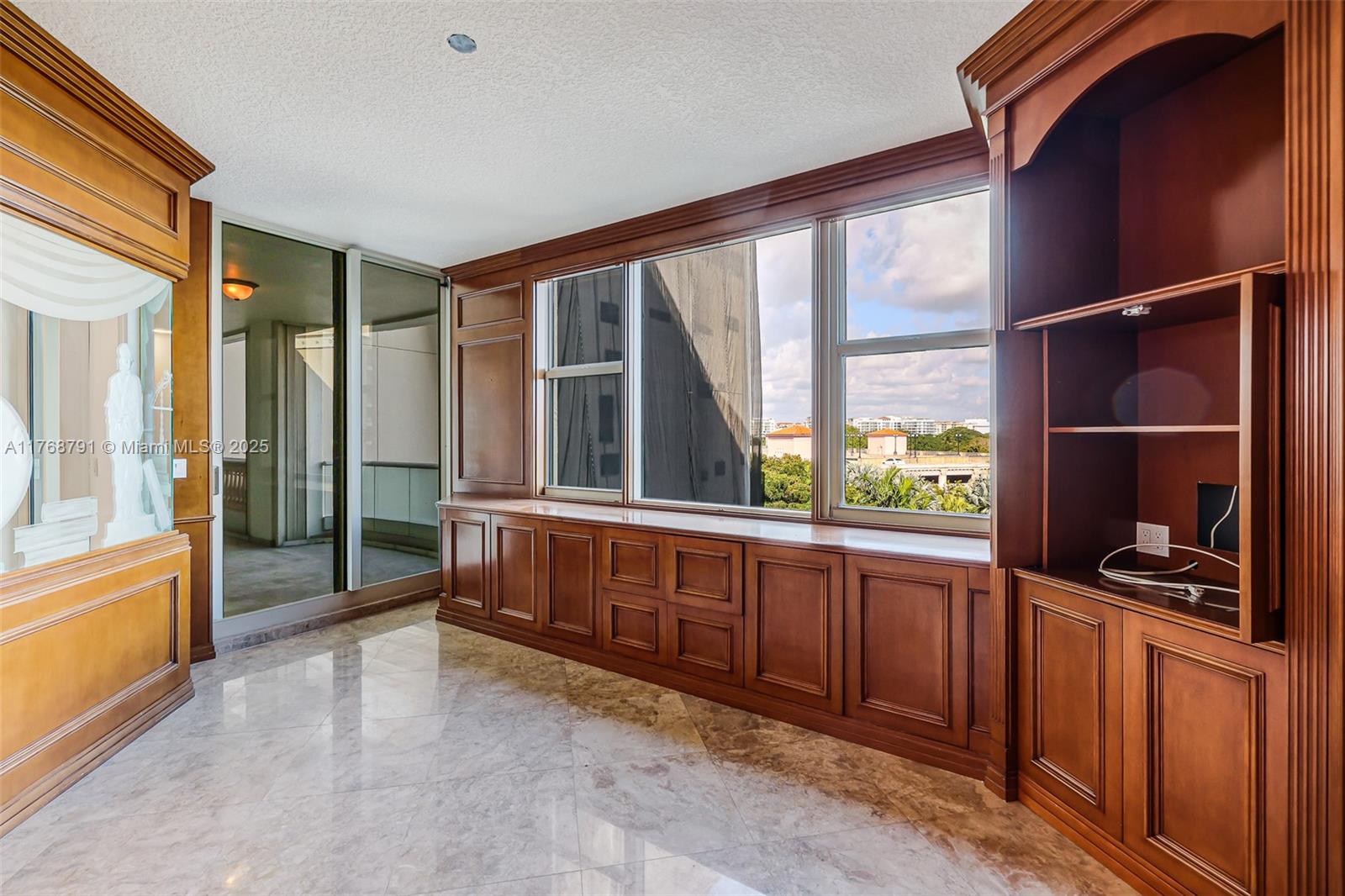 MIZNER GRAND CONDO - Residential