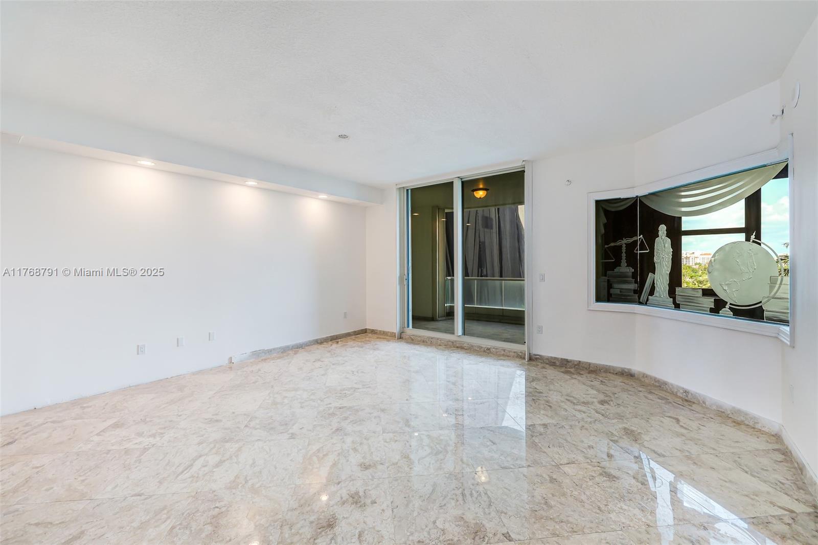 MIZNER GRAND CONDO - Residential