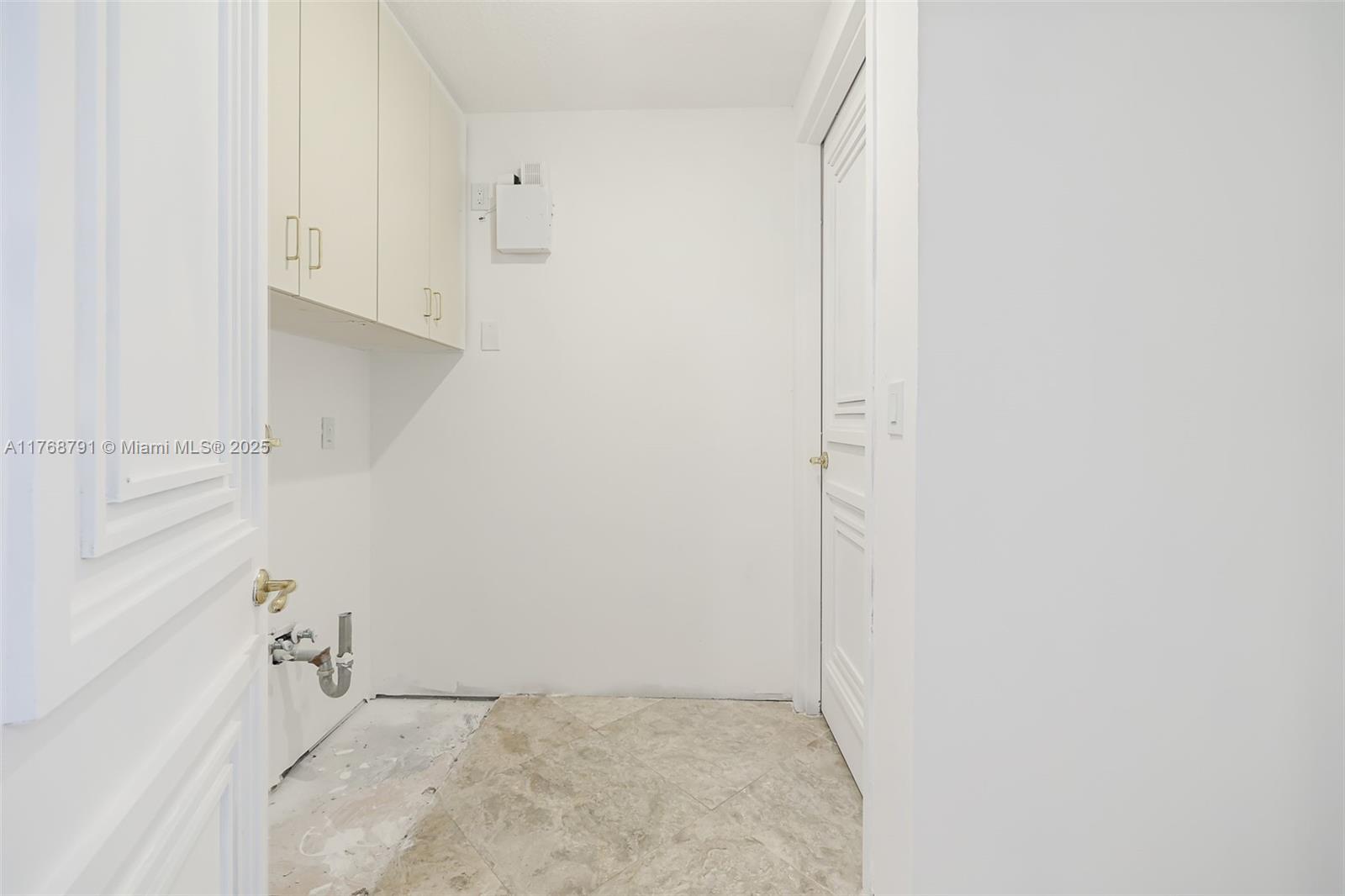 MIZNER GRAND CONDO - Residential
