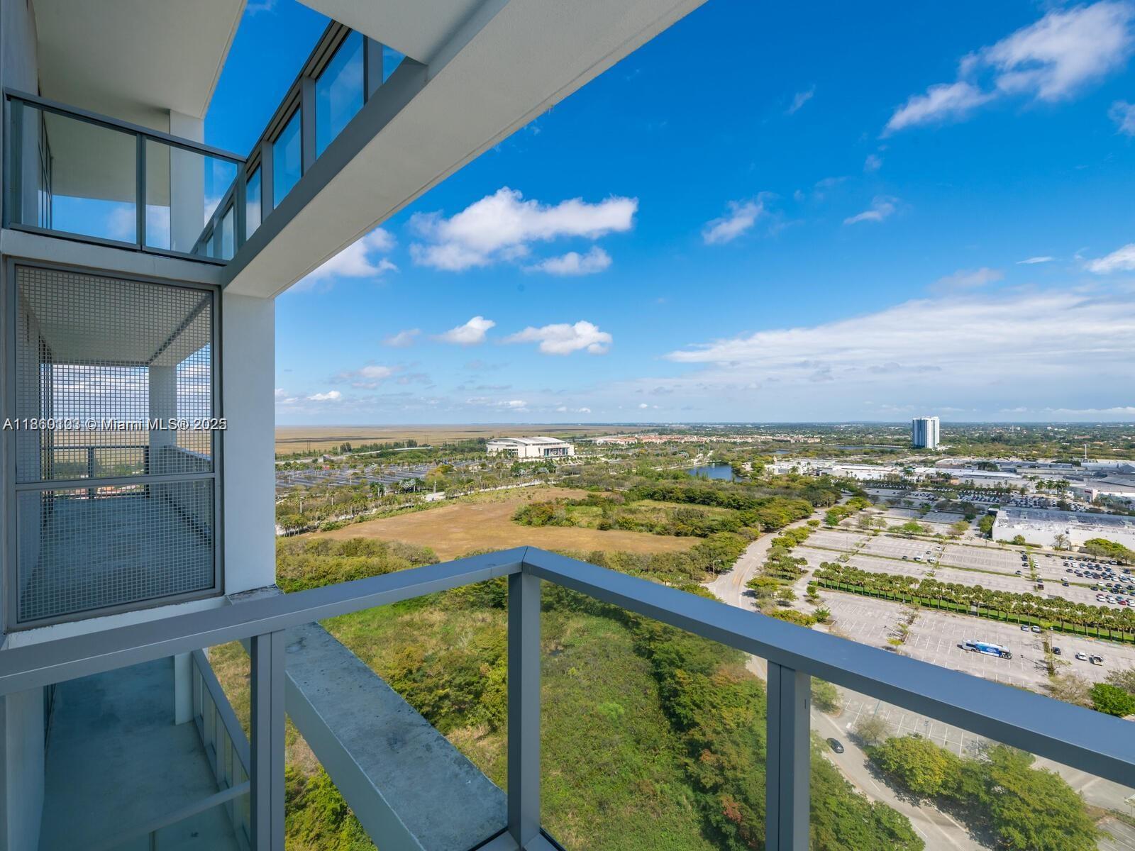 METROPICA NORTH TOWER ONE - Residential