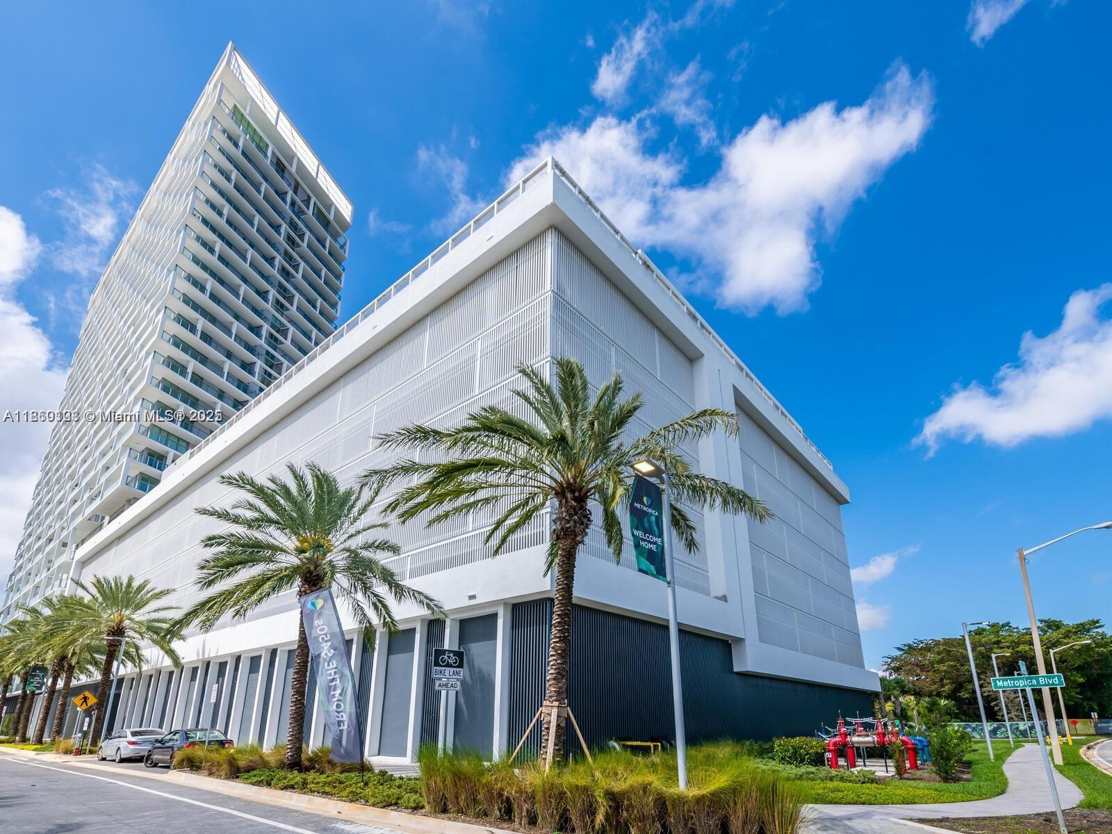 METROPICA NORTH TOWER ONE - Residential