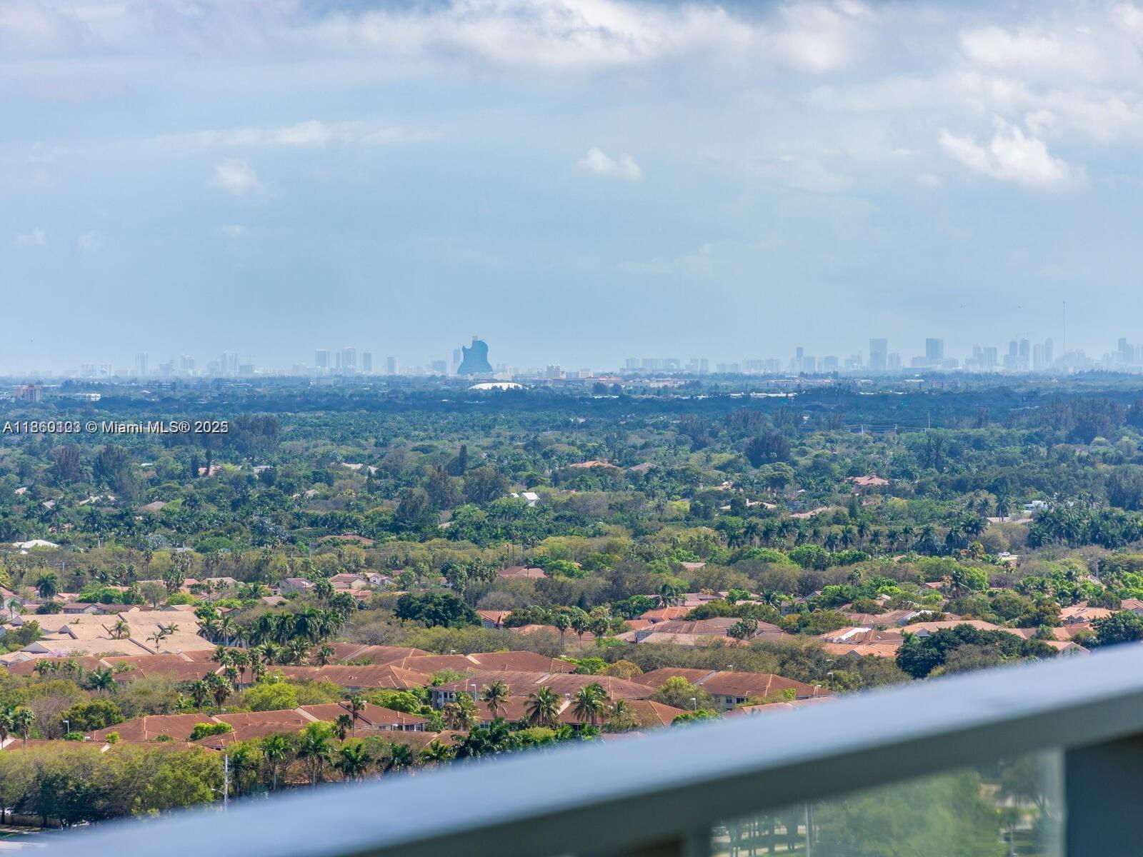 METROPICA NORTH TOWER ONE - Residential