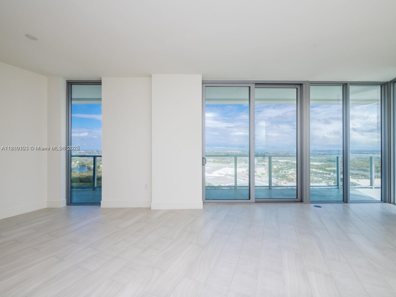 METROPICA NORTH TOWER ONE - Residential