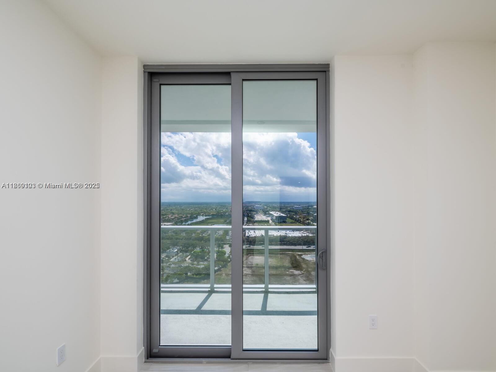 METROPICA NORTH TOWER ONE - Residential