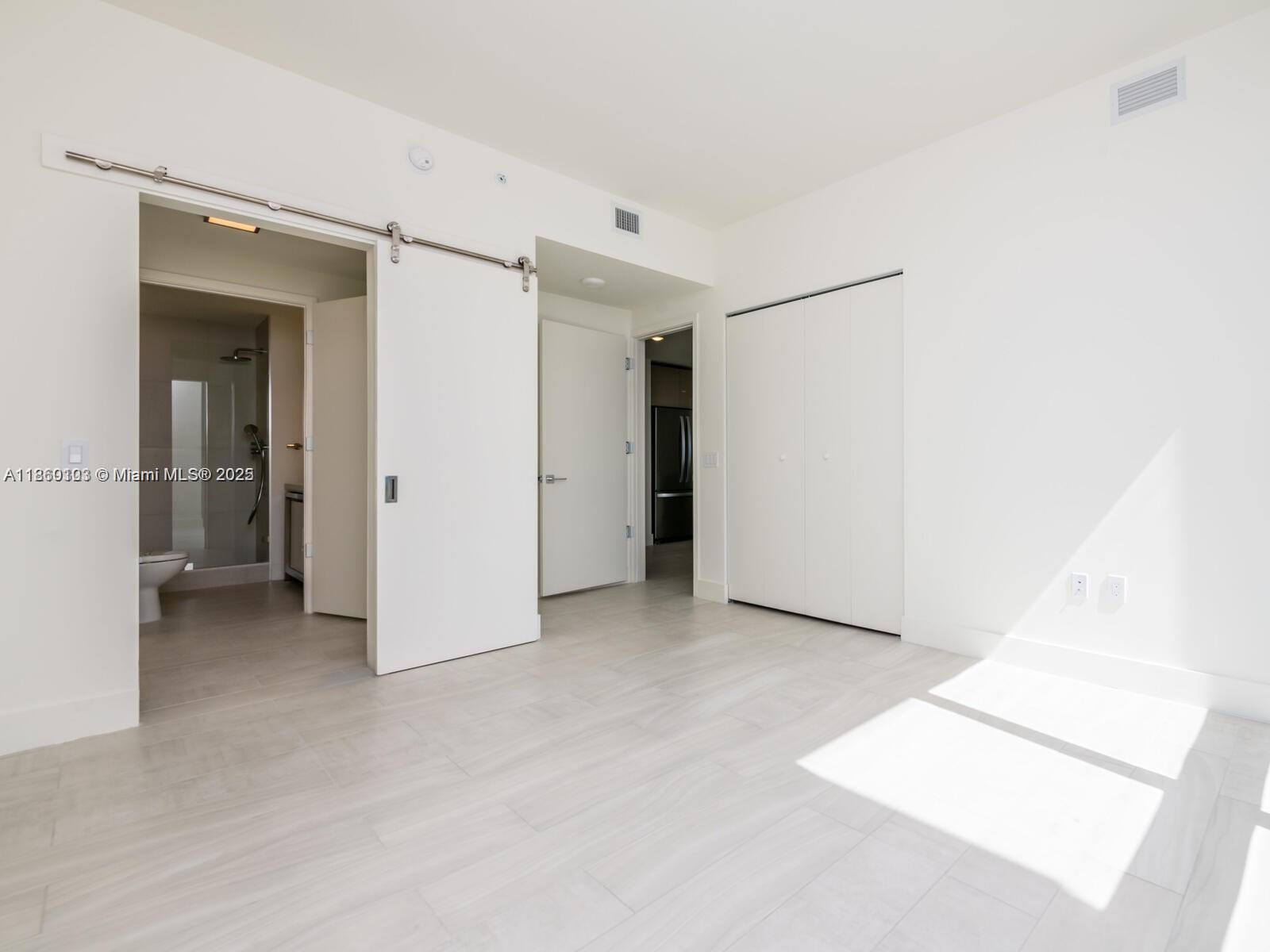 METROPICA NORTH TOWER ONE - Residential