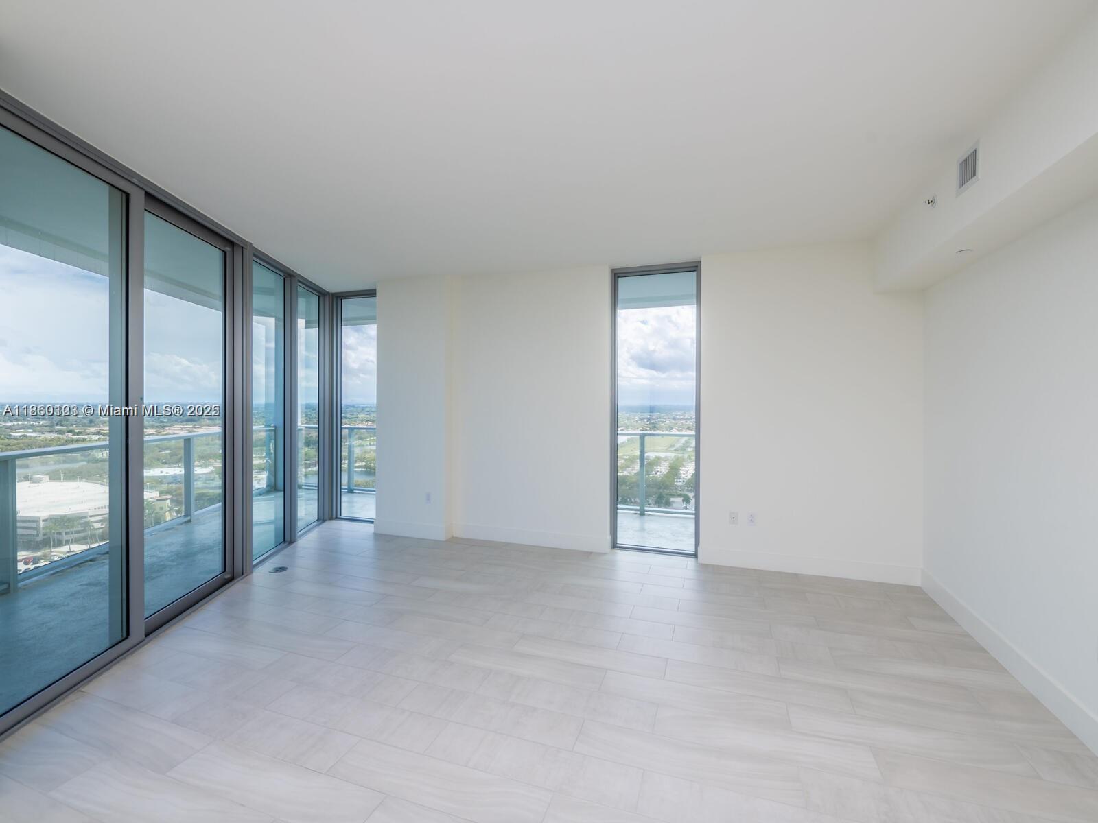 METROPICA NORTH TOWER ONE - Residential
