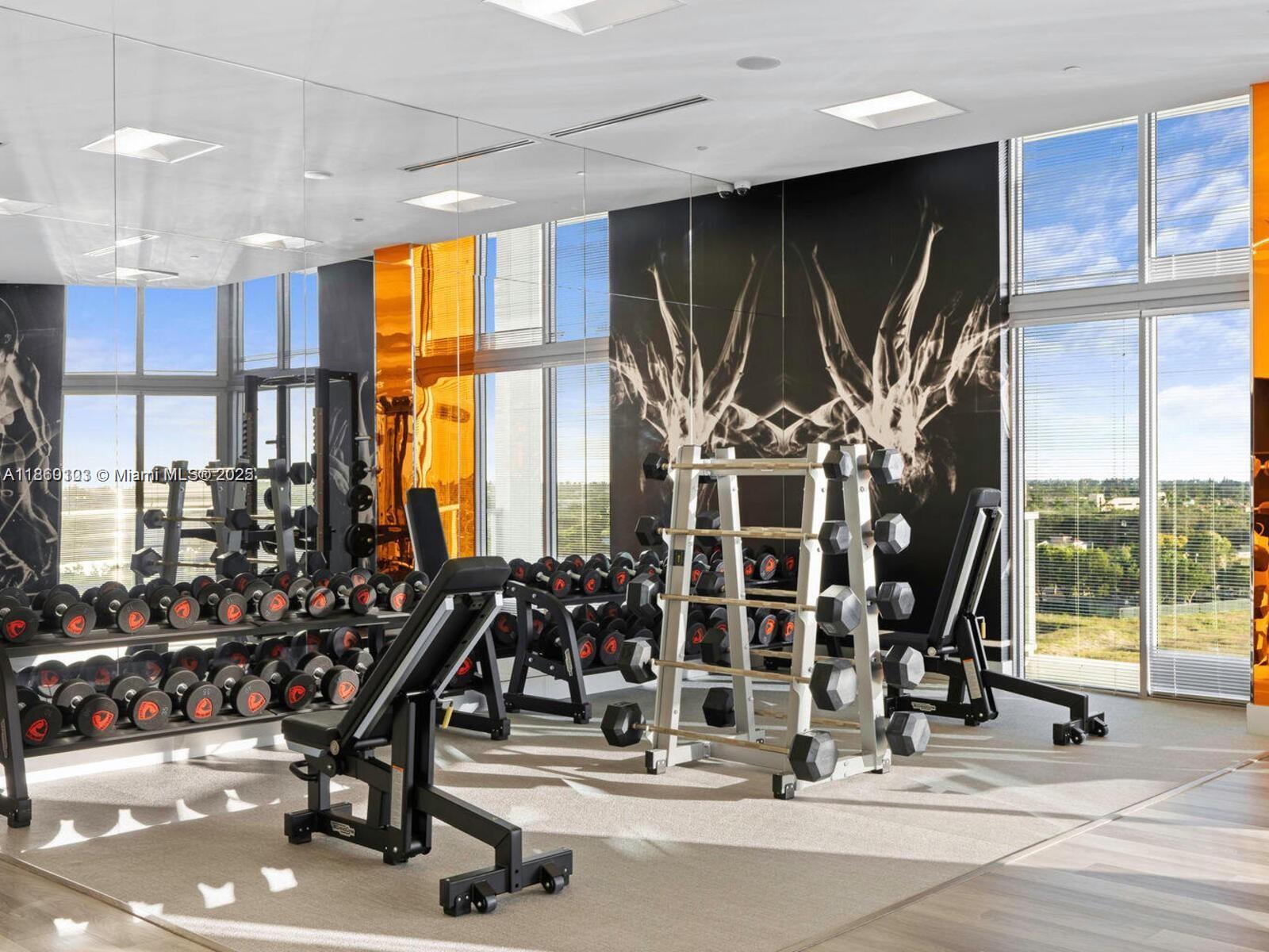 METROPICA NORTH TOWER ONE - Residential