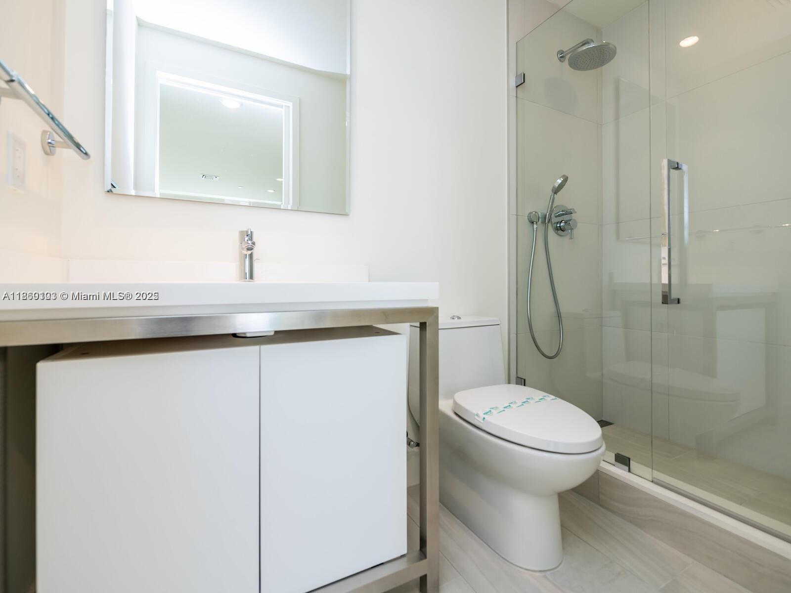 METROPICA NORTH TOWER ONE - Residential