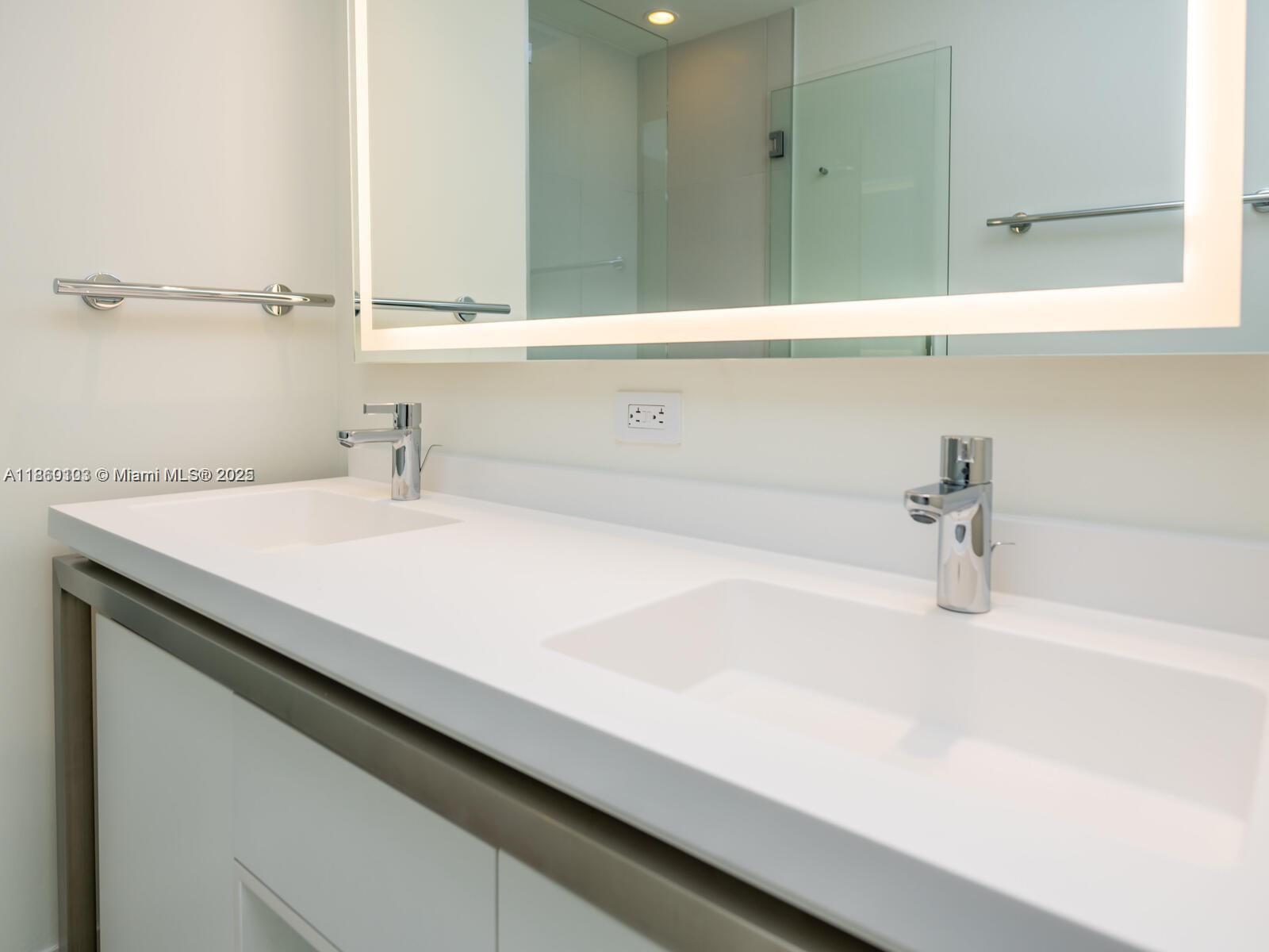 METROPICA NORTH TOWER ONE - Residential