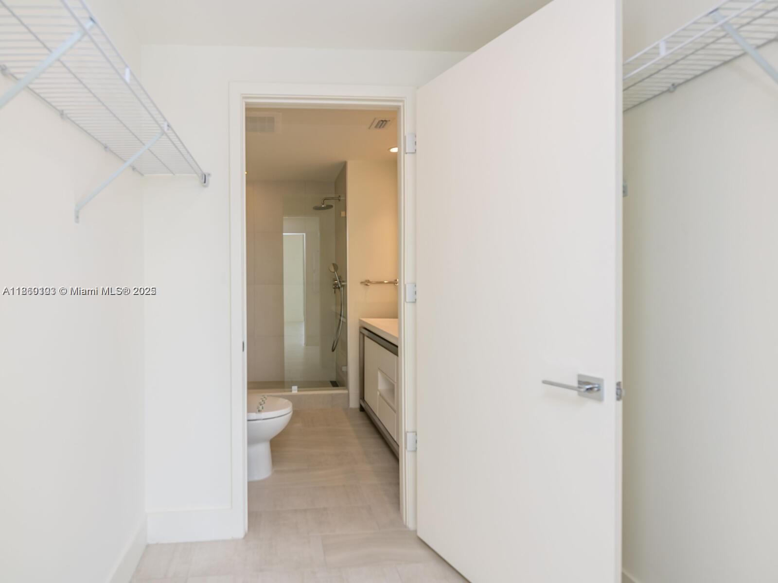 METROPICA NORTH TOWER ONE - Residential