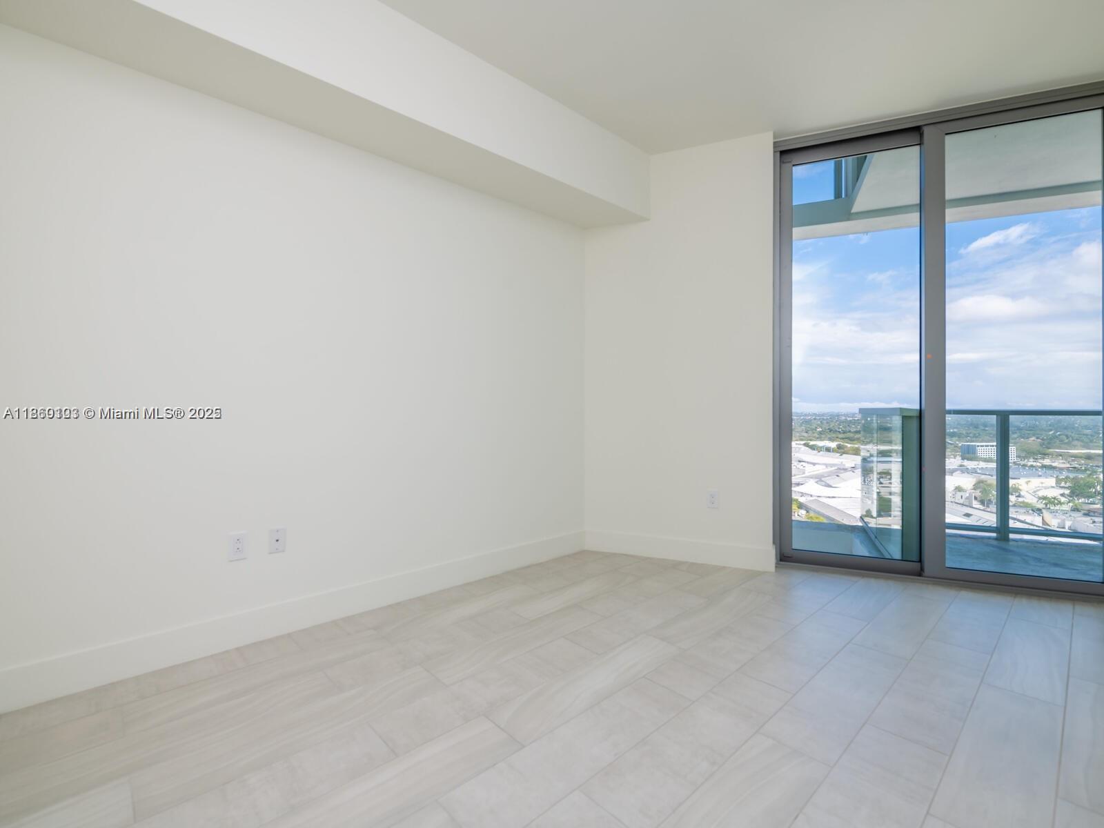 METROPICA NORTH TOWER ONE - Residential