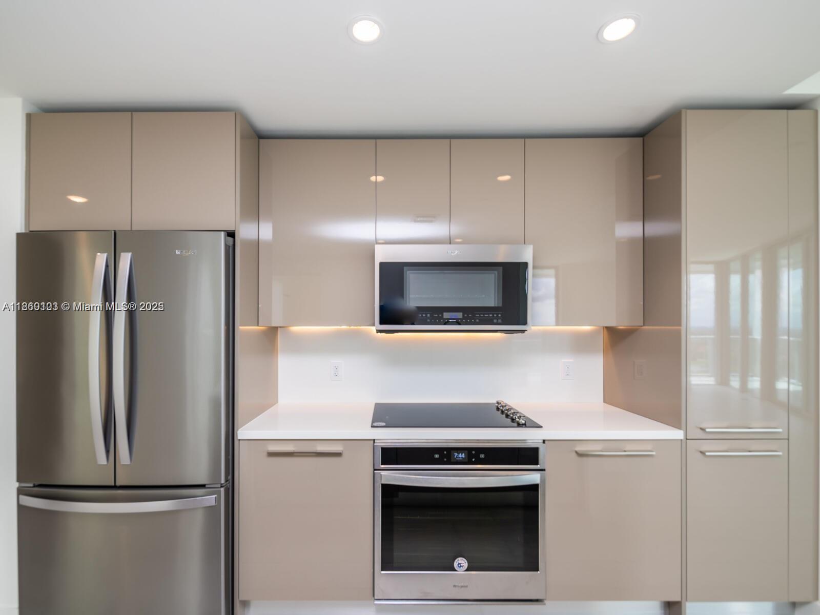 METROPICA NORTH TOWER ONE - Residential