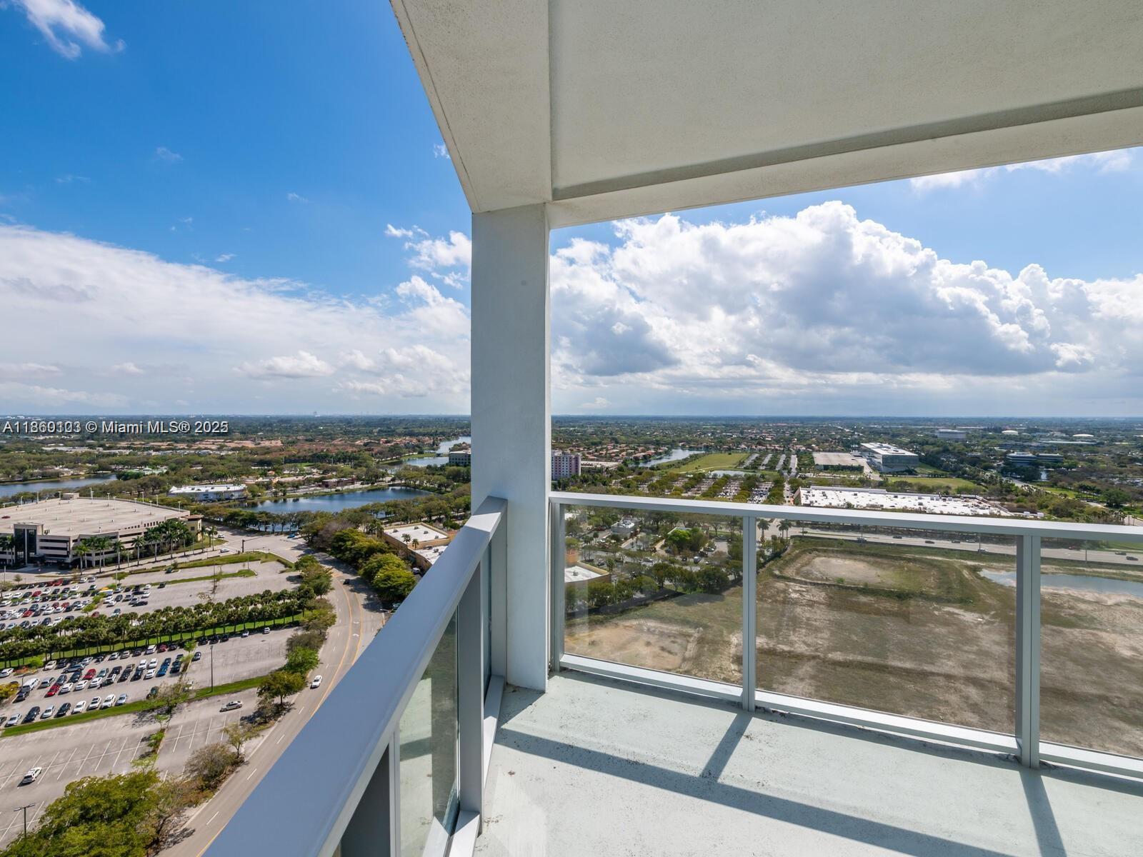 METROPICA NORTH TOWER ONE - Residential