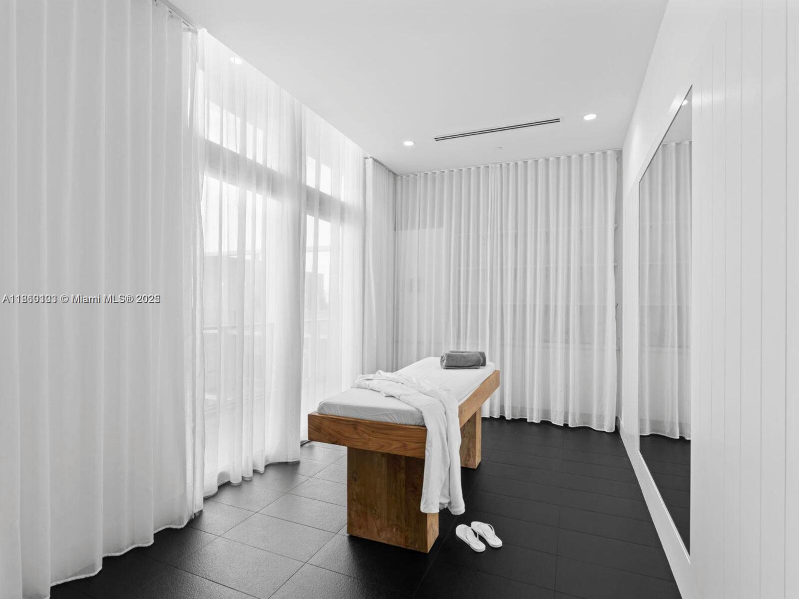 METROPICA NORTH TOWER ONE - Residential