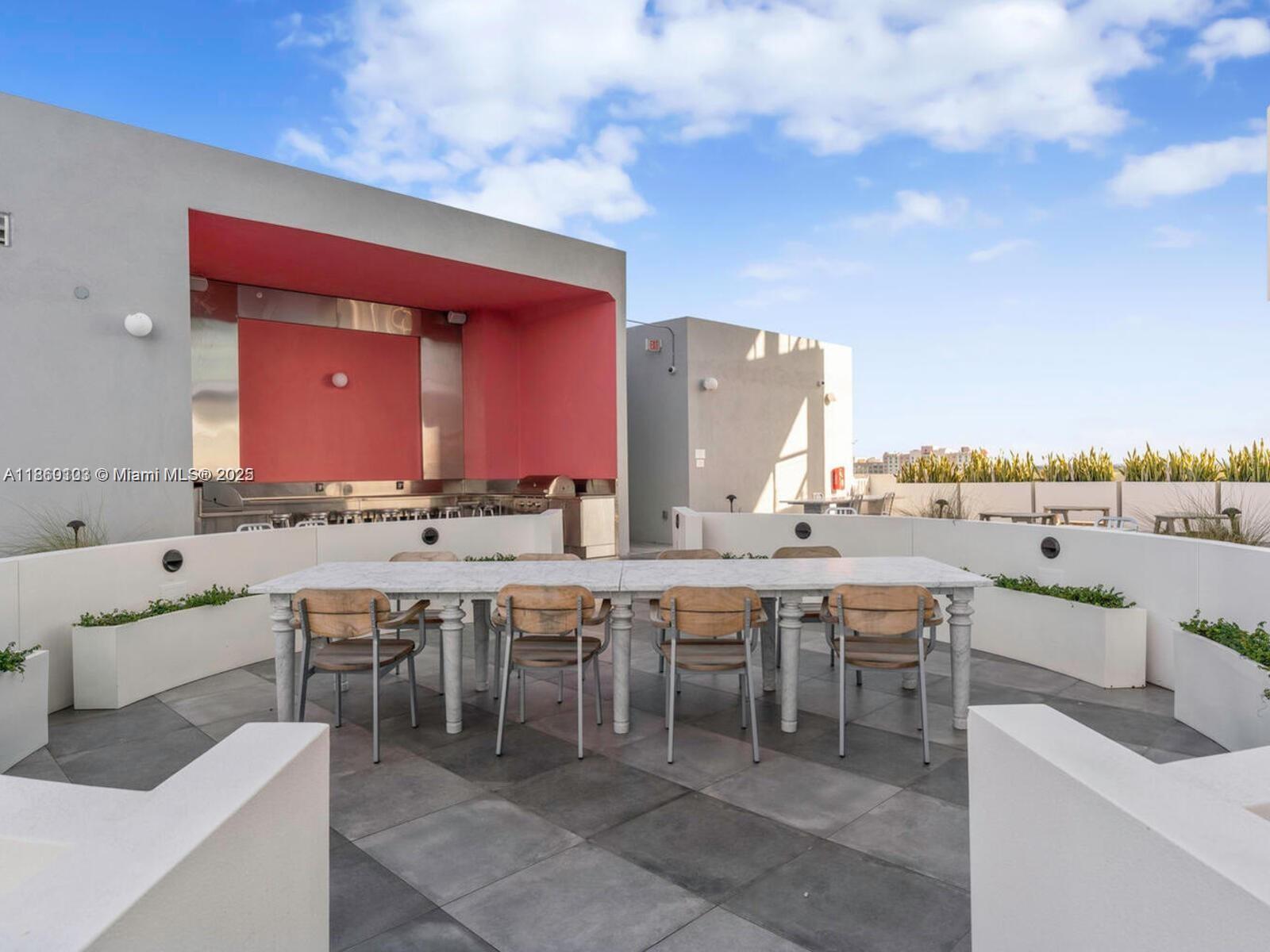 METROPICA NORTH TOWER ONE - Residential