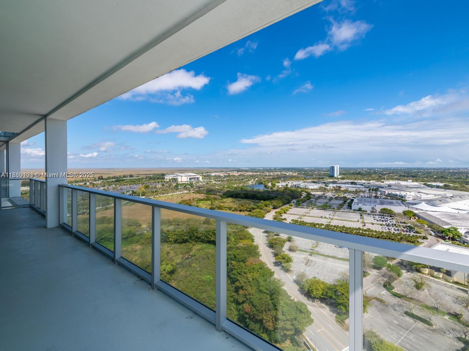 METROPICA NORTH TOWER ONE - Residential