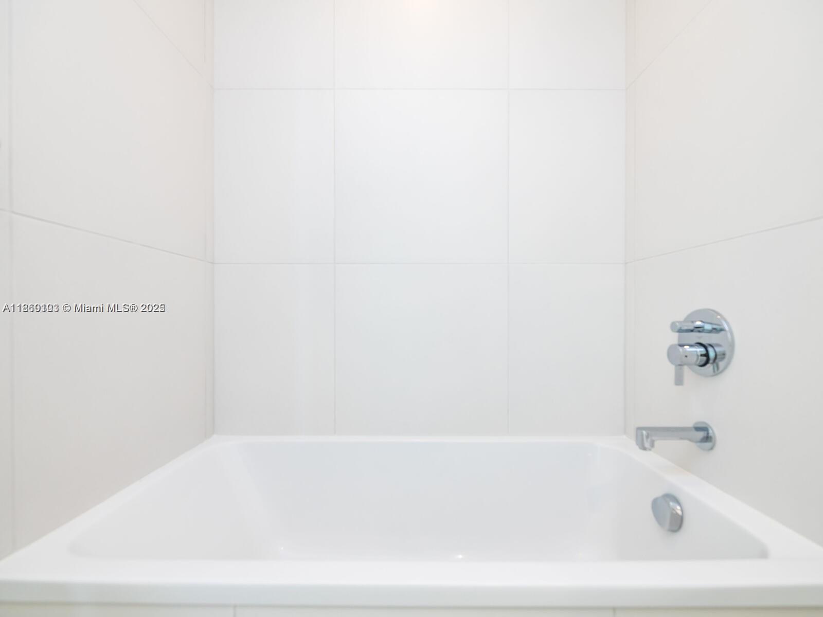 METROPICA NORTH TOWER ONE - Residential