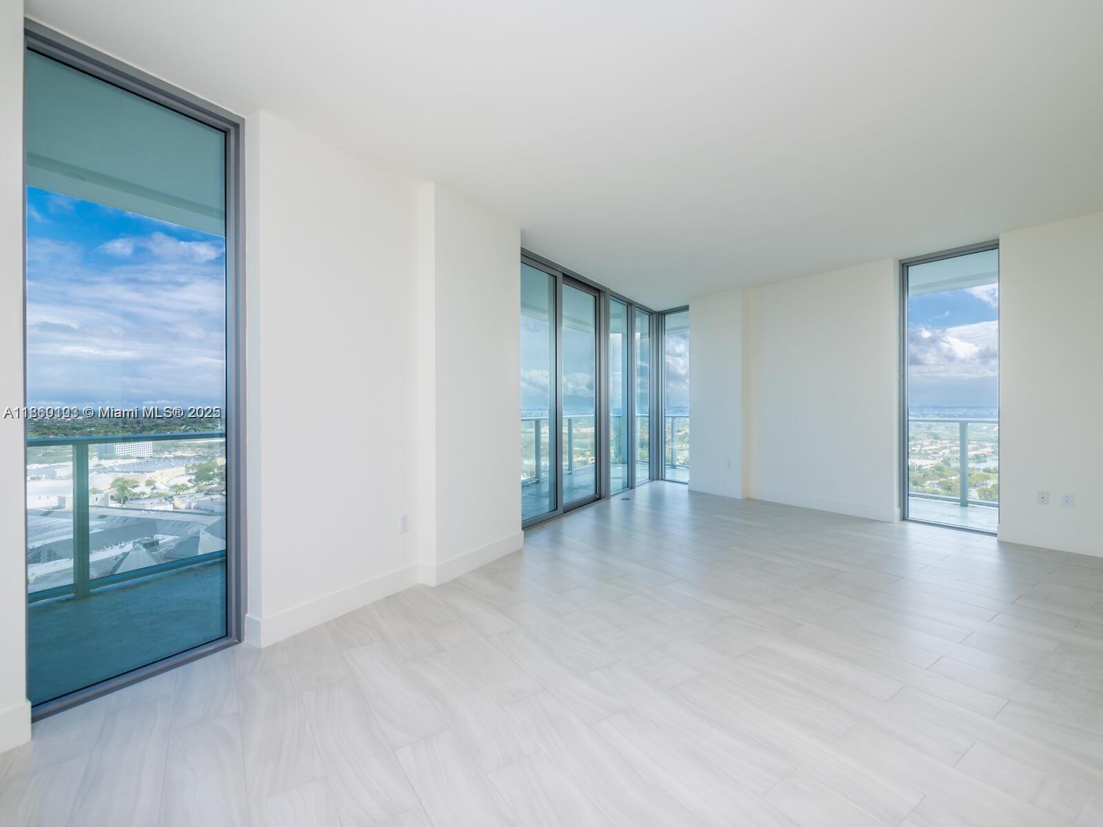 METROPICA NORTH TOWER ONE - Residential