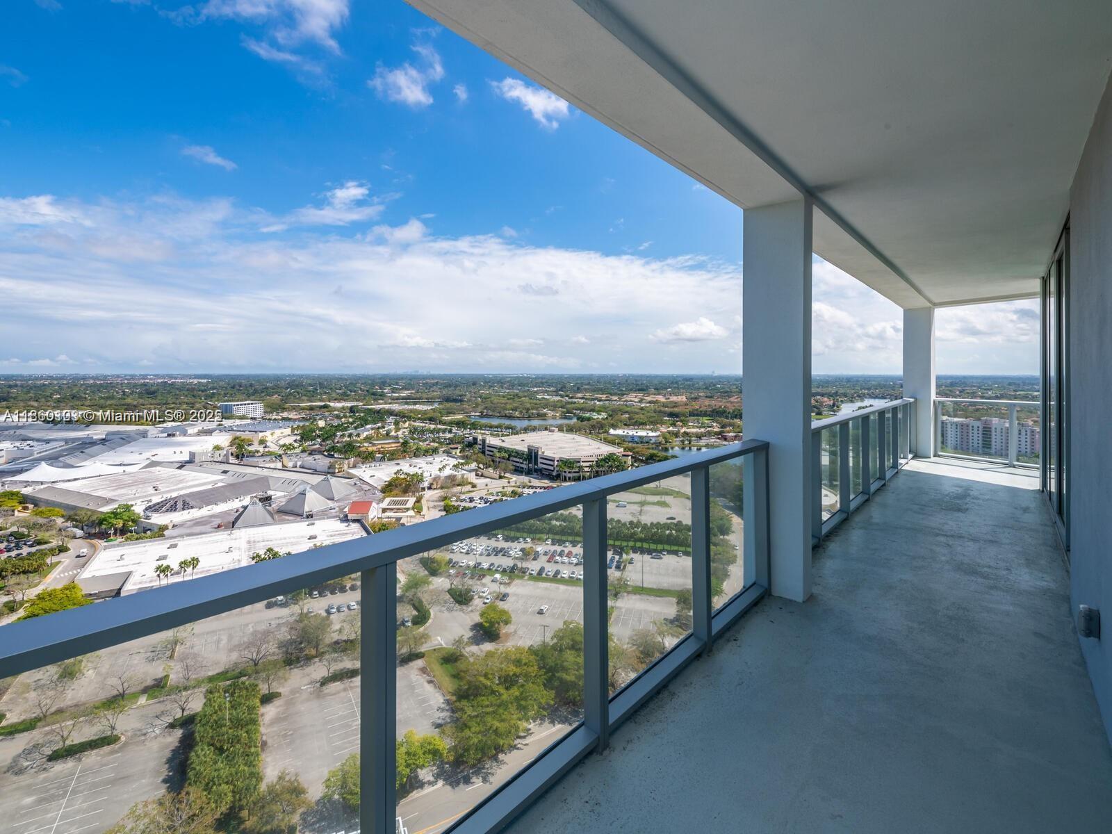 METROPICA NORTH TOWER ONE - Residential