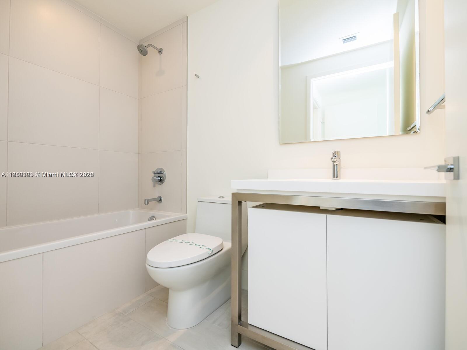 METROPICA NORTH TOWER ONE - Residential