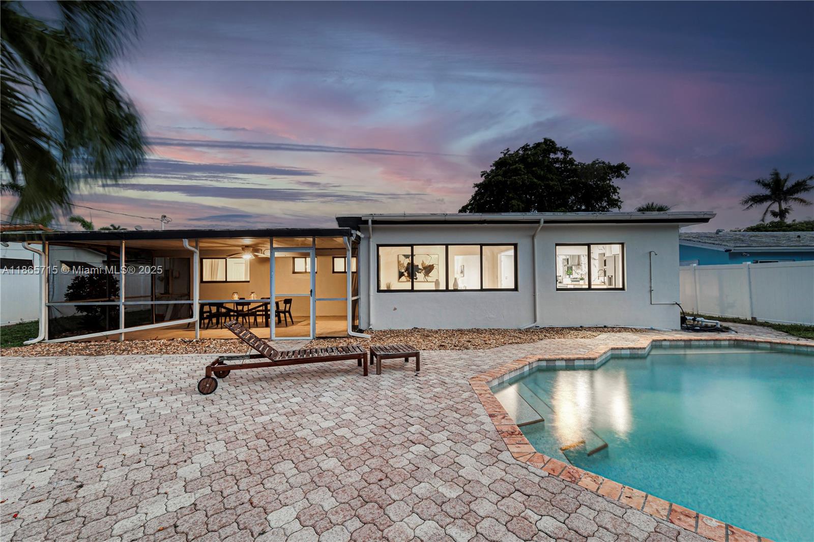 1985 Windward Dr
