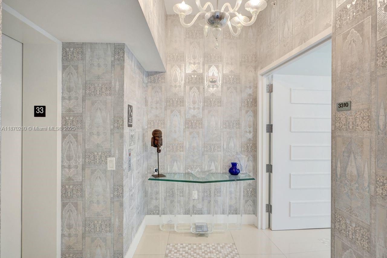 PARAMOUNT BAY CONDO - Residential