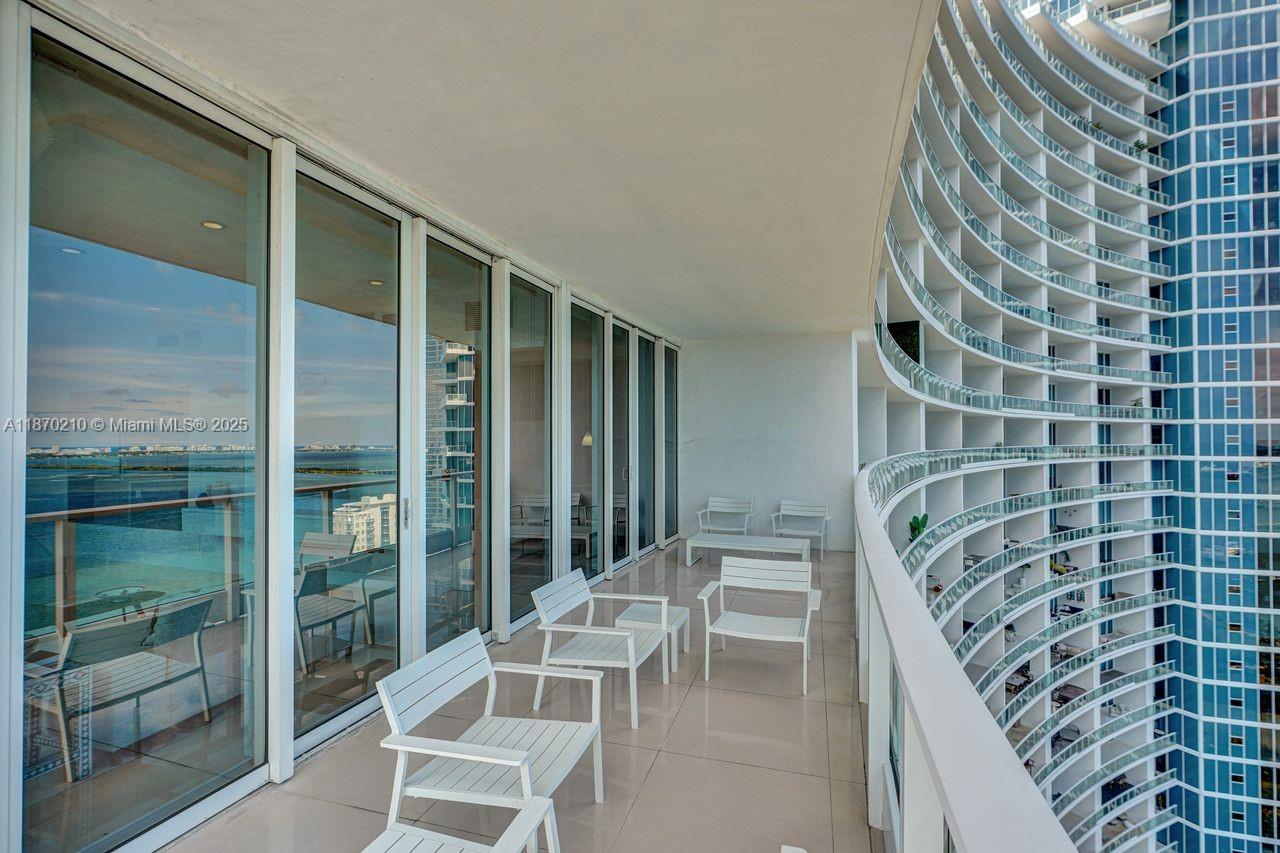 PARAMOUNT BAY CONDO - Residential