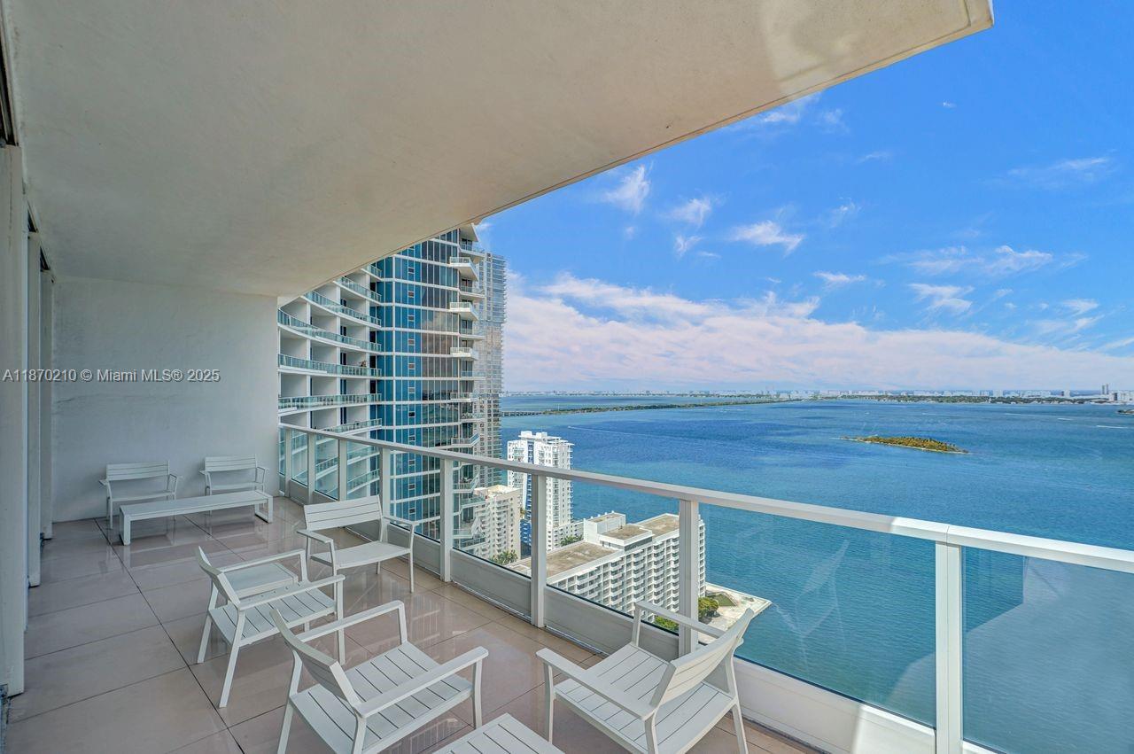 PARAMOUNT BAY CONDO - Residential