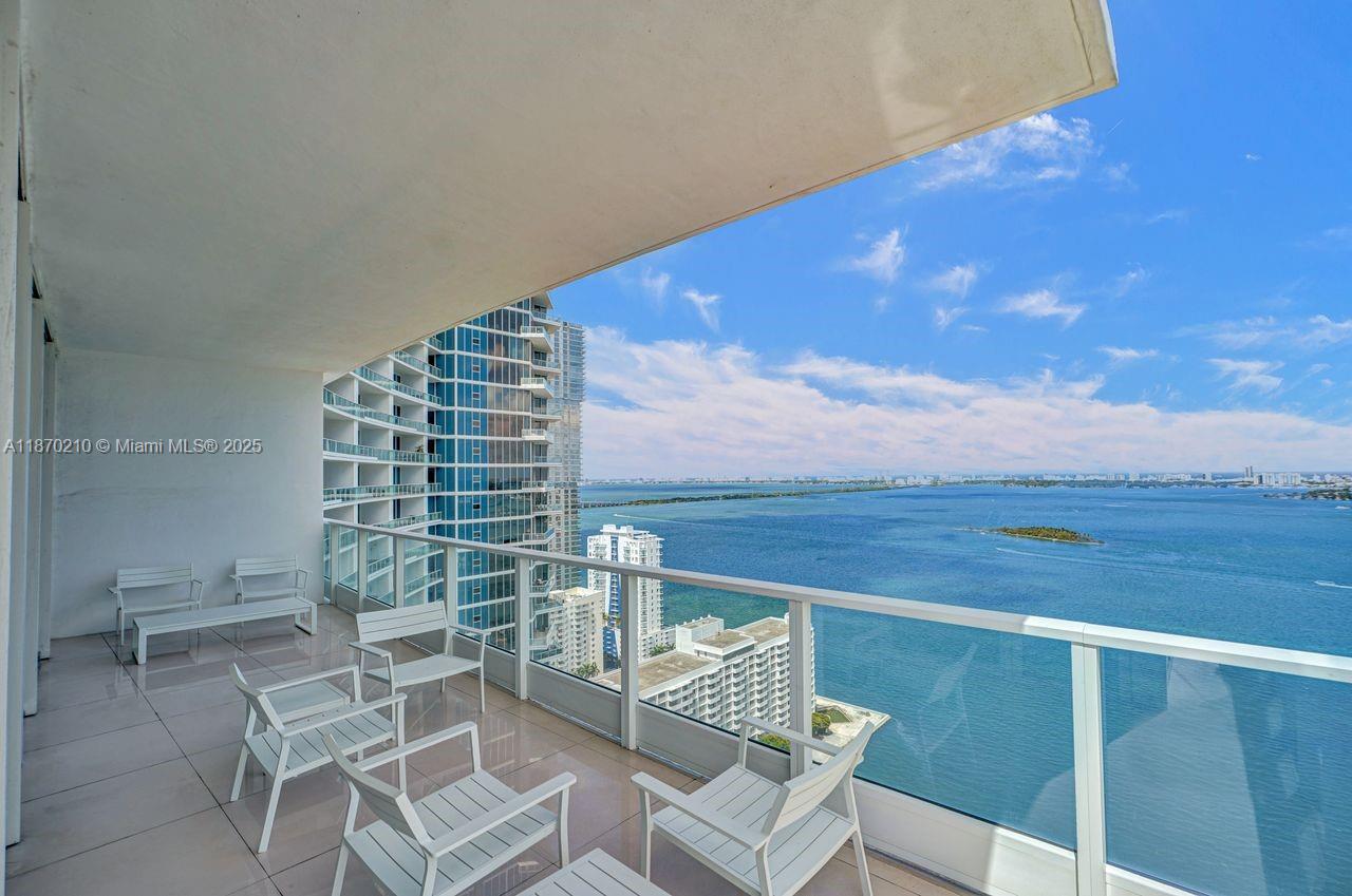PARAMOUNT BAY CONDO - Residential