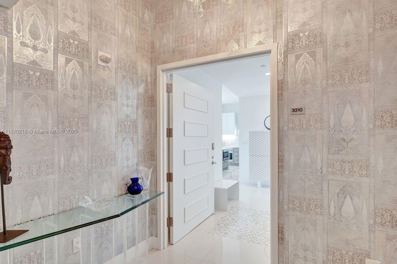 PARAMOUNT BAY CONDO - Residential