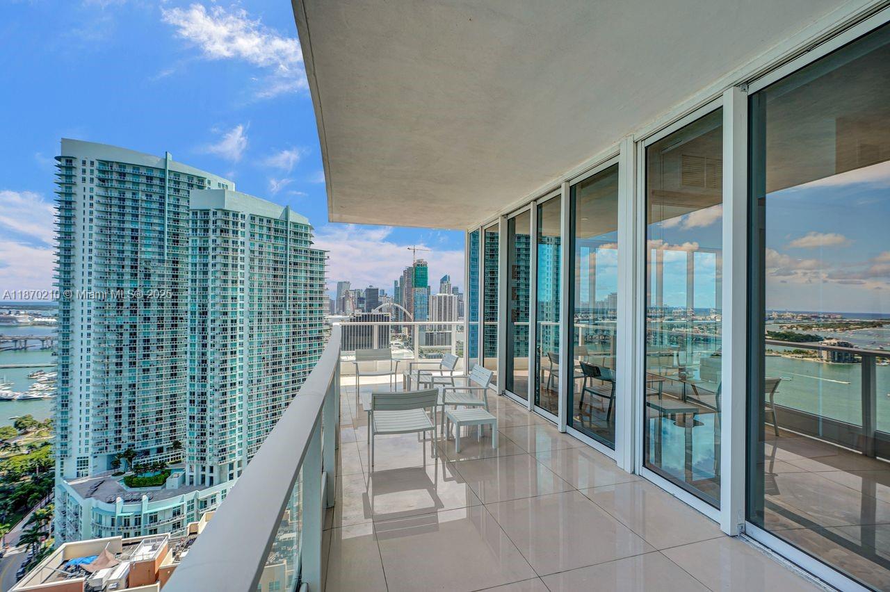 PARAMOUNT BAY CONDO - Residential