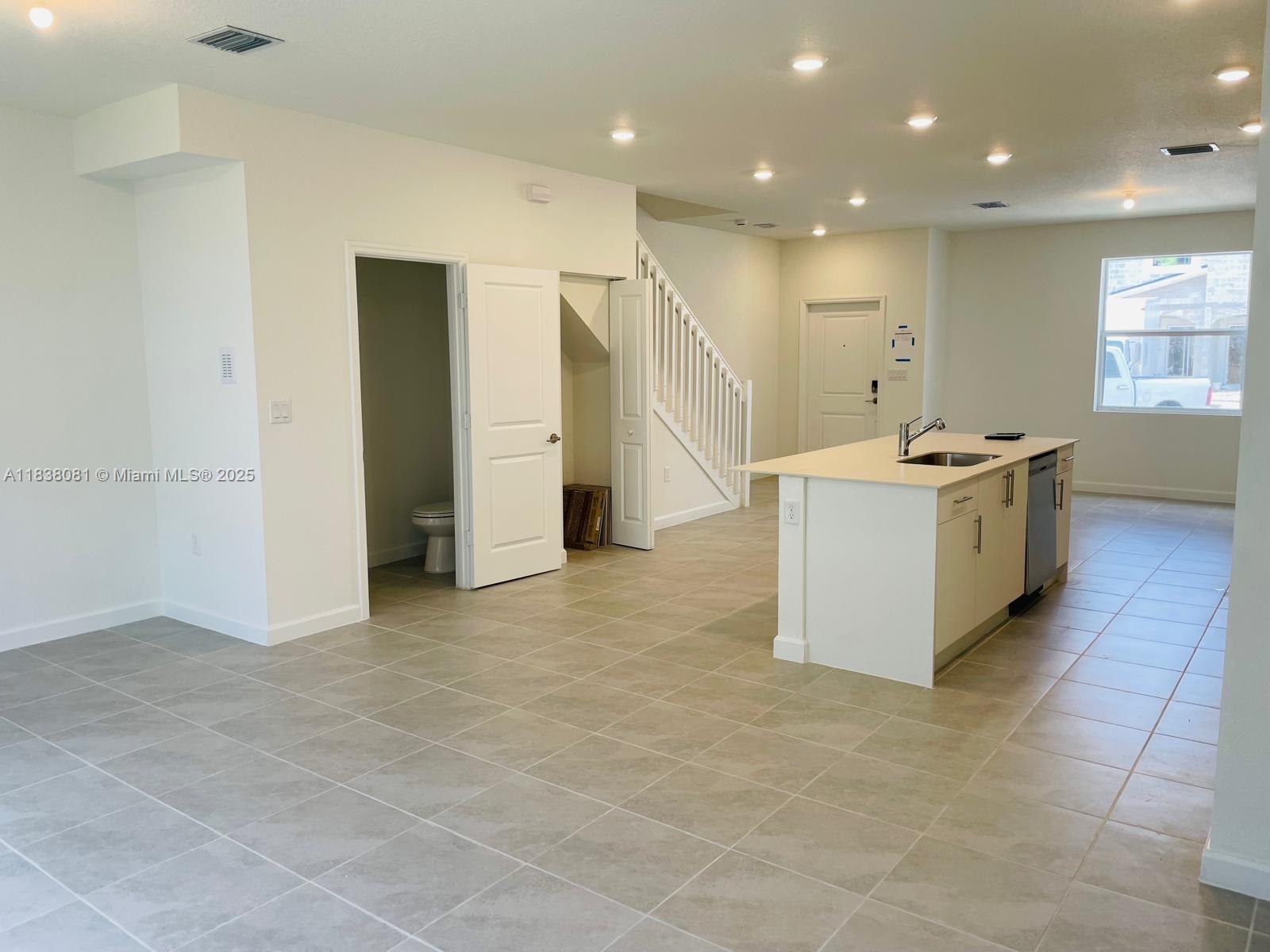 1144 SE 2nd 0