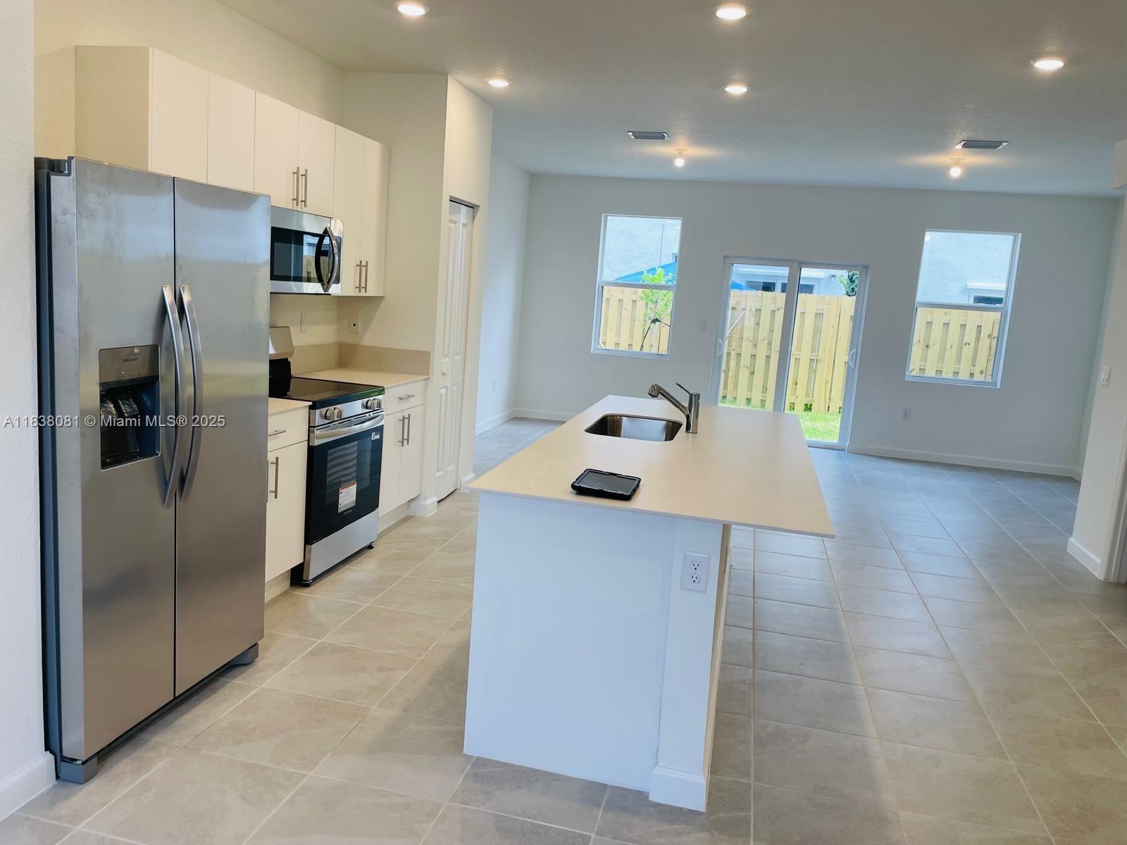 1144 SE 2nd 0