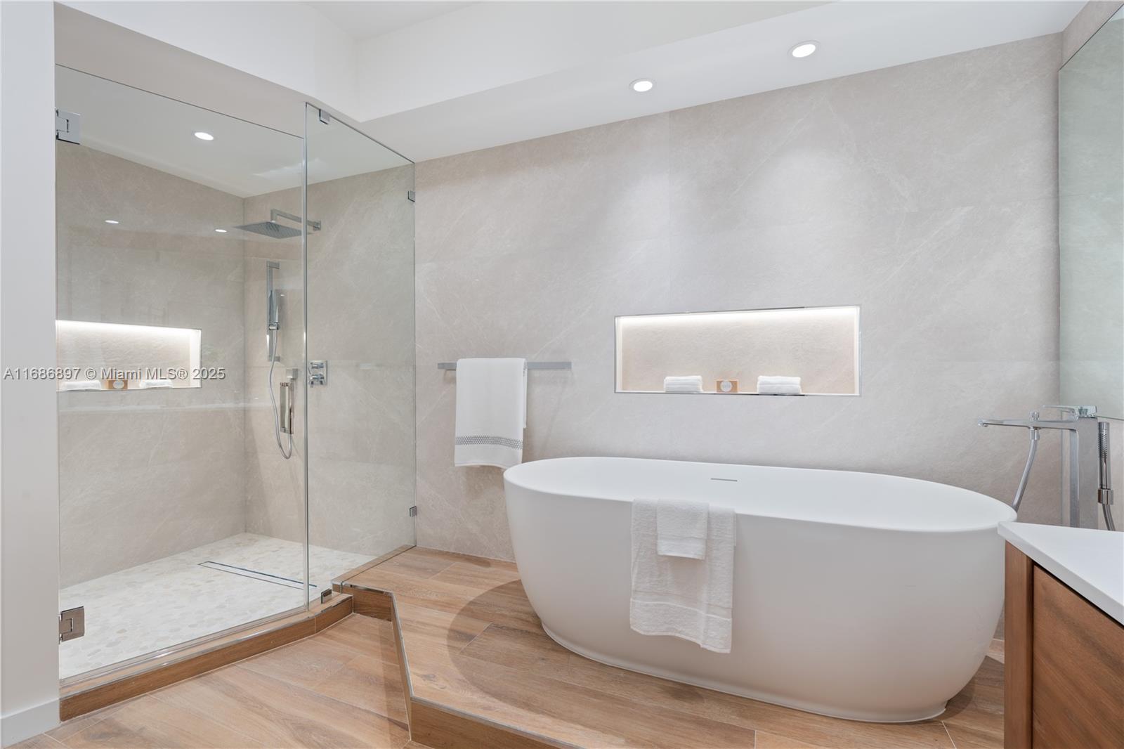 Property for Sale at 731 Crandon Blvd 507, Key Biscayne, Miami-Dade County, Florida - Bedrooms: 3 
Bathrooms: 3  - $2,598,900