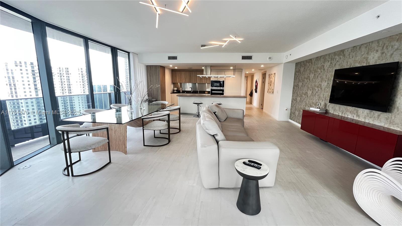 1000 Brickell Plaza 3002