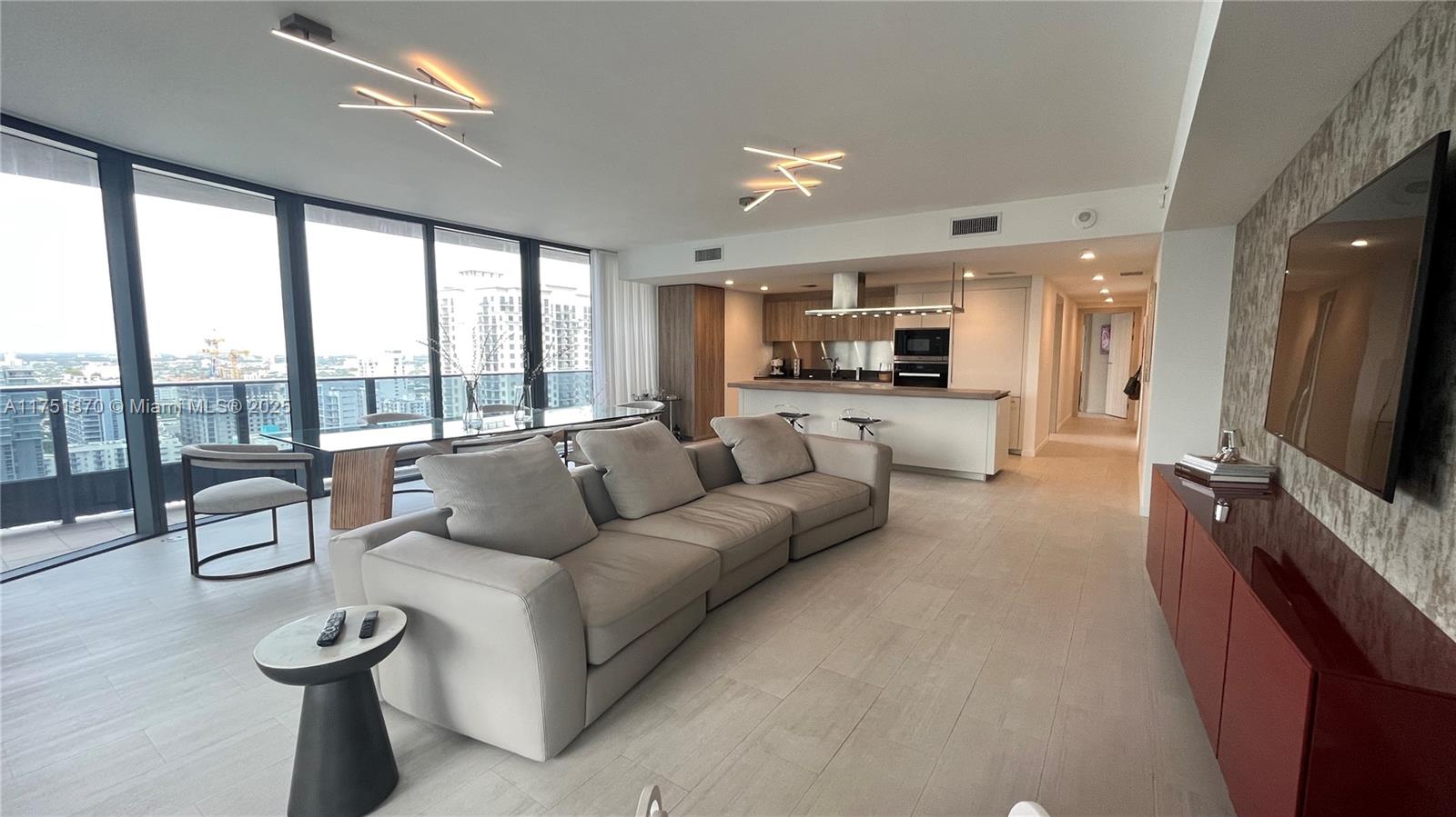 1000 Brickell Plaza 3002