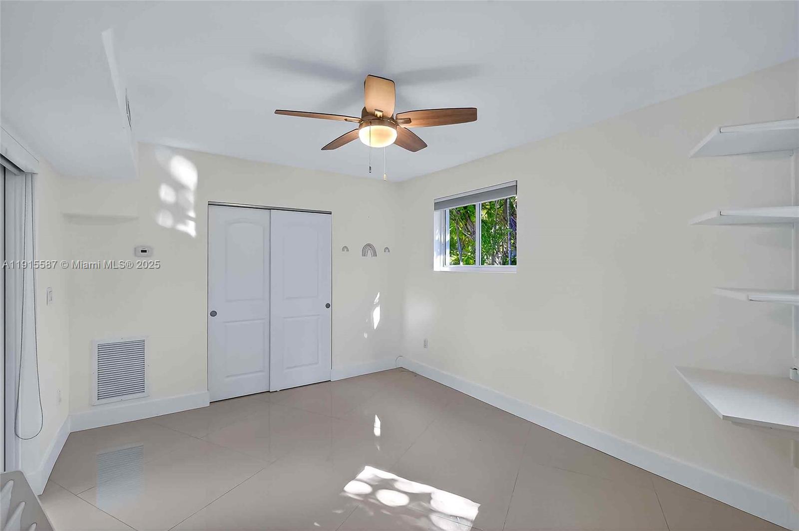 MIAMI SHORES SEC 3 - Residential